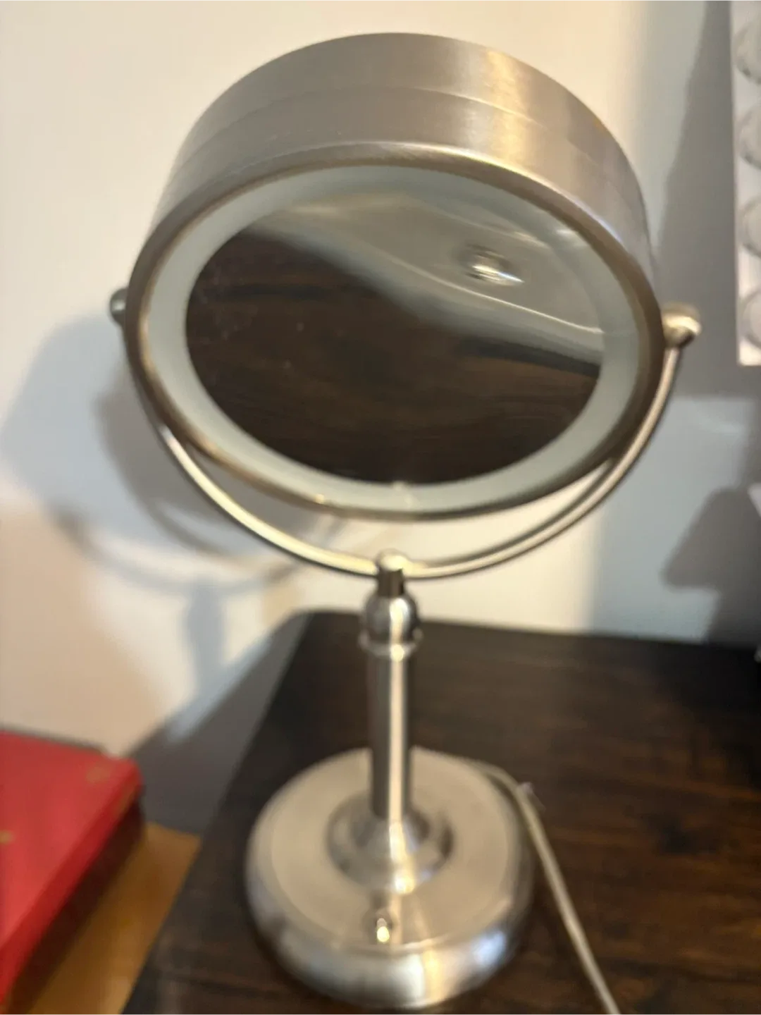 Illuminated Makeup Vanity Mirror image indicator(2)