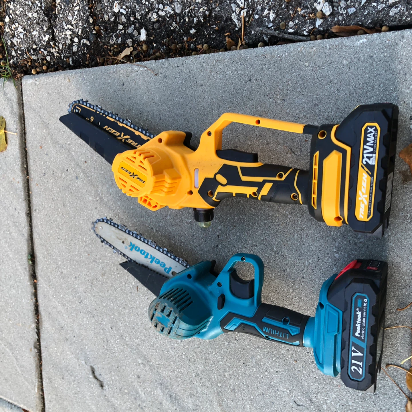 Two Mini Chainsaws - Treexeen & Peektool