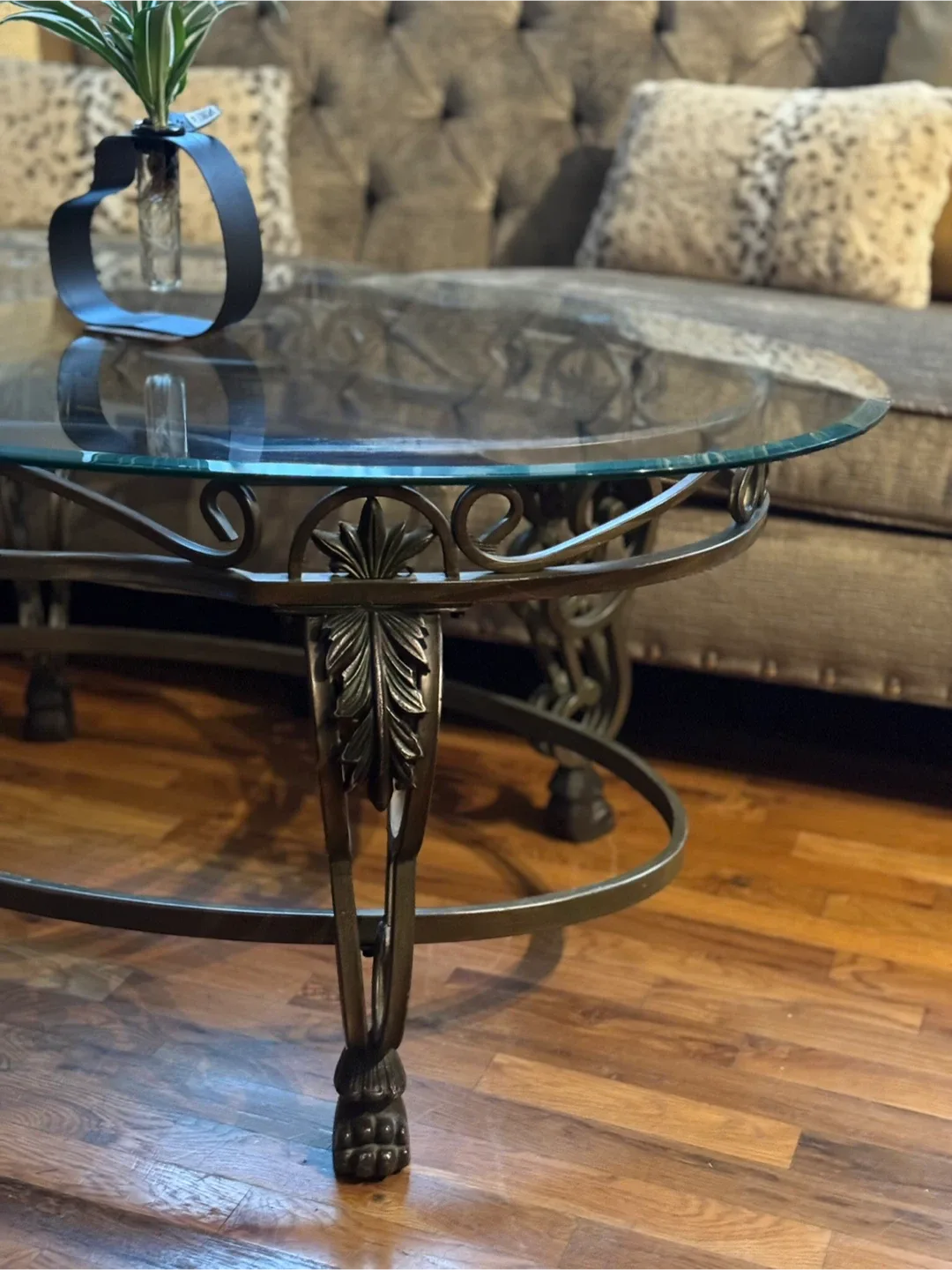 Sofa & Round Glass Top Coffee Table image indicator(4)