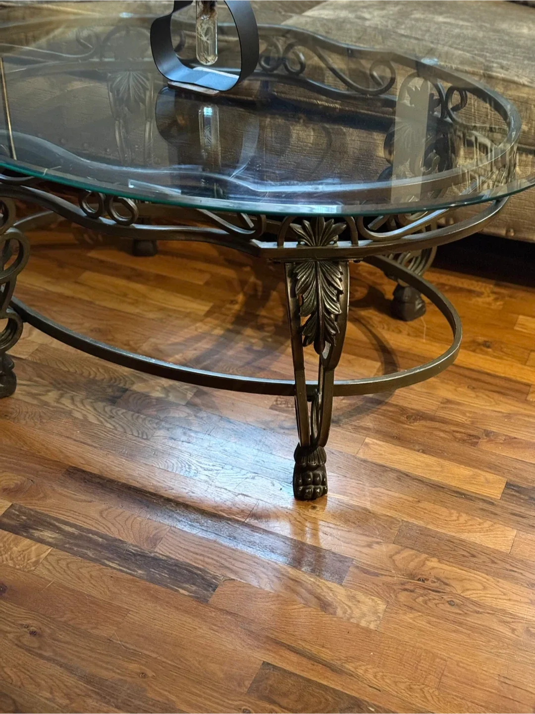 Sofa & Round Glass Top Coffee Table image indicator(5)