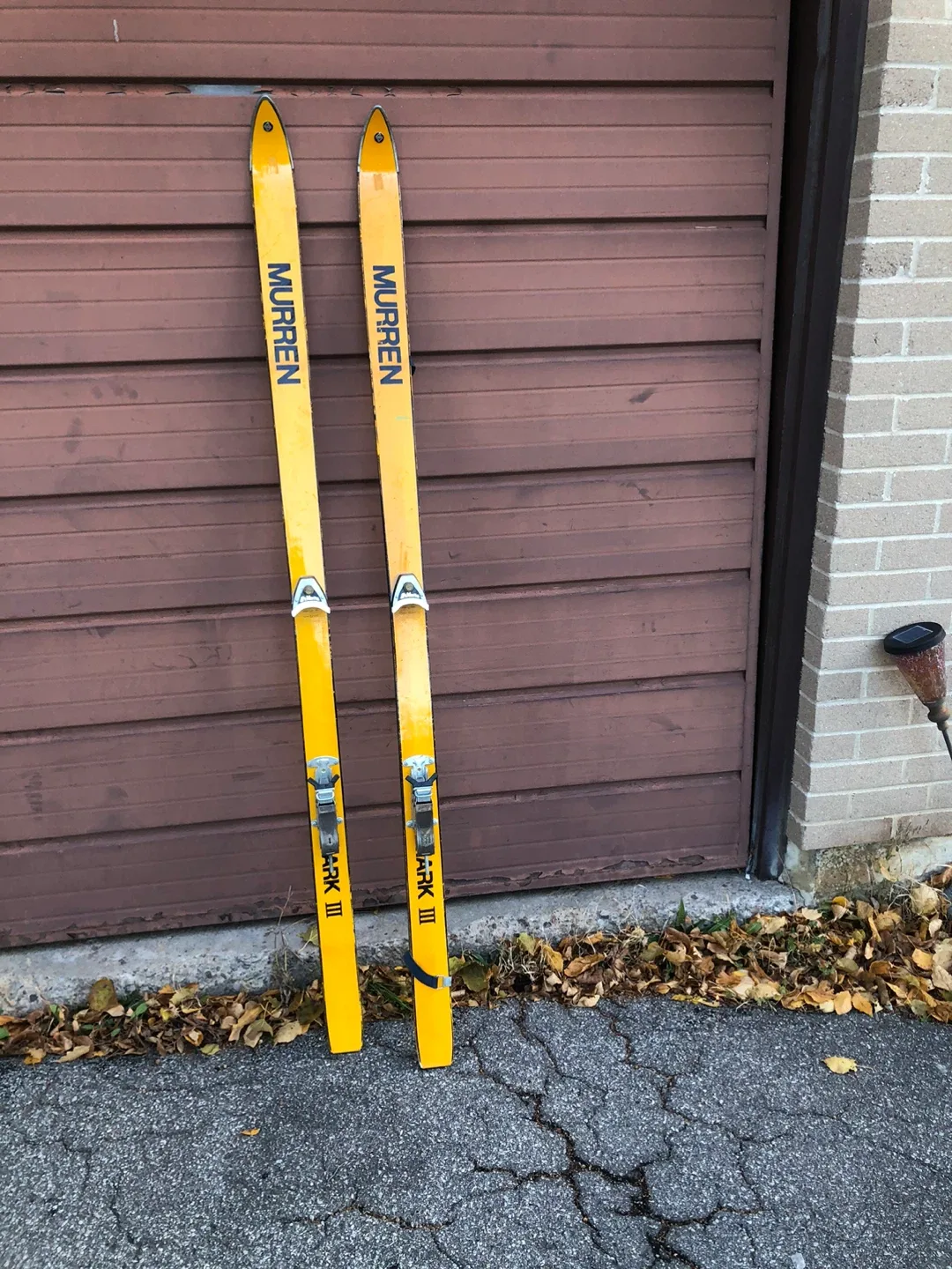 Vintage Murren Mark III Skis 67 inch image indicator(2)