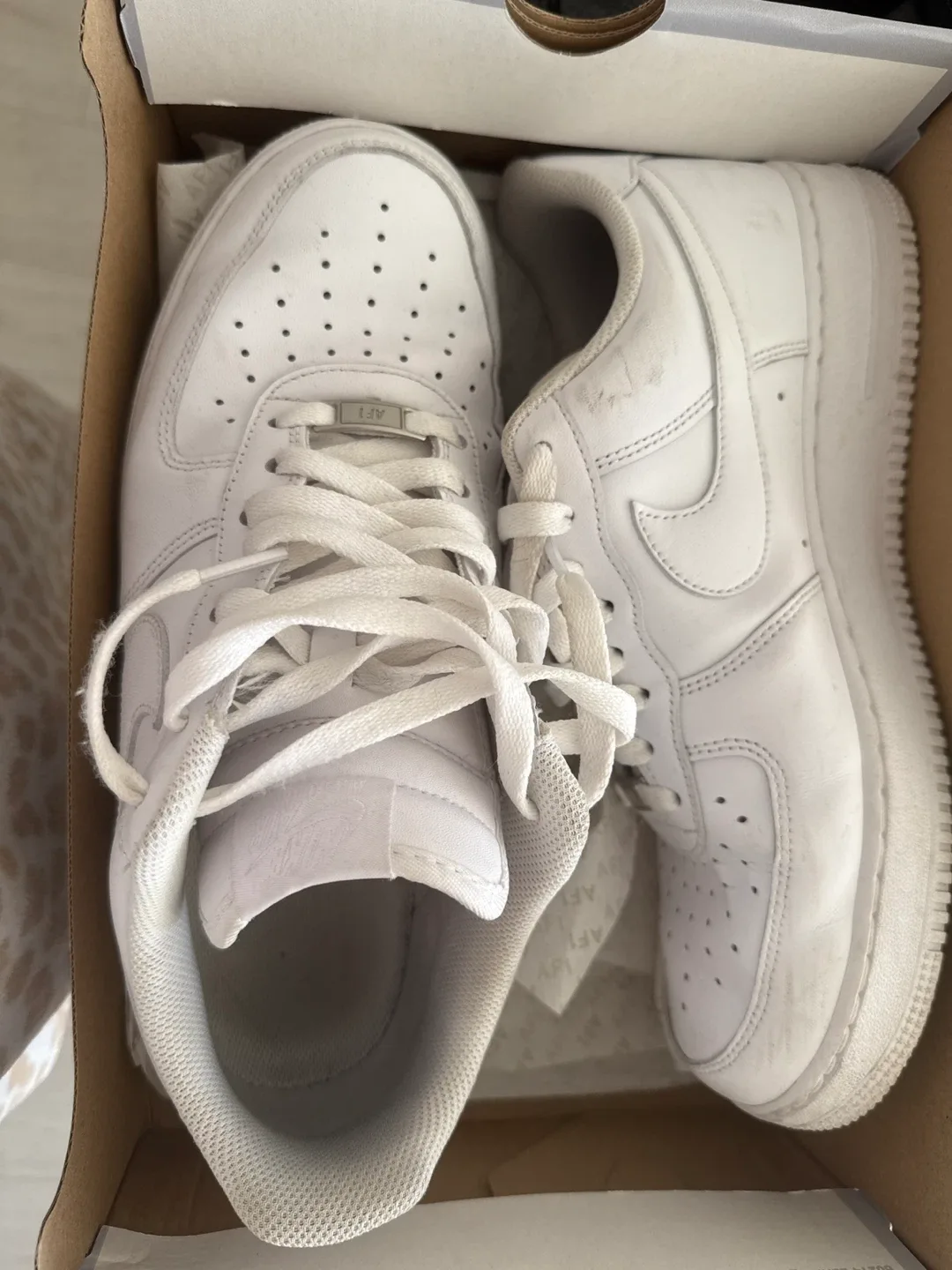 Nike Air Force 1 - Size 9 image indicator(2)