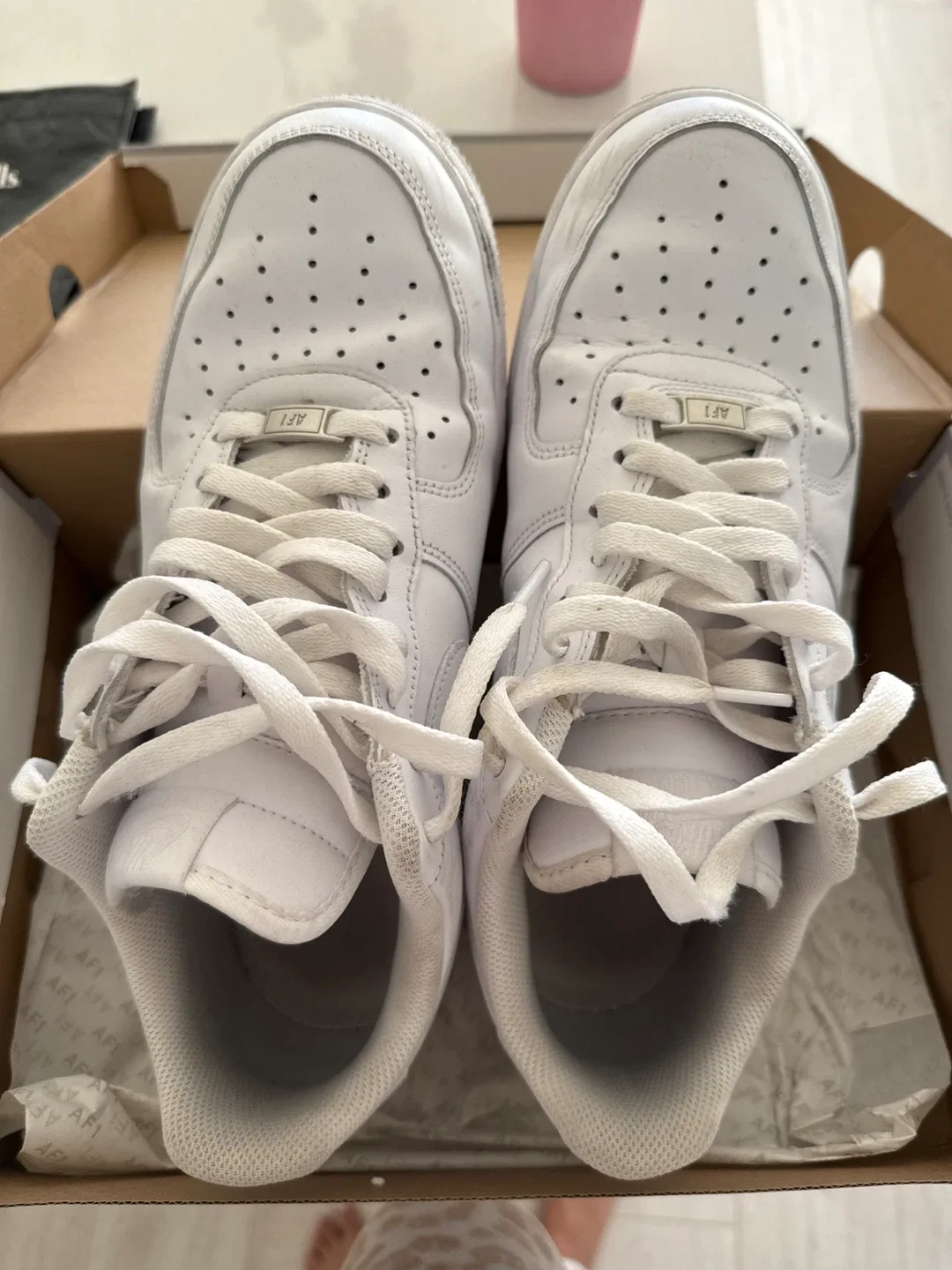 Nike Air Force 1 - Size 9 image indicator(3)