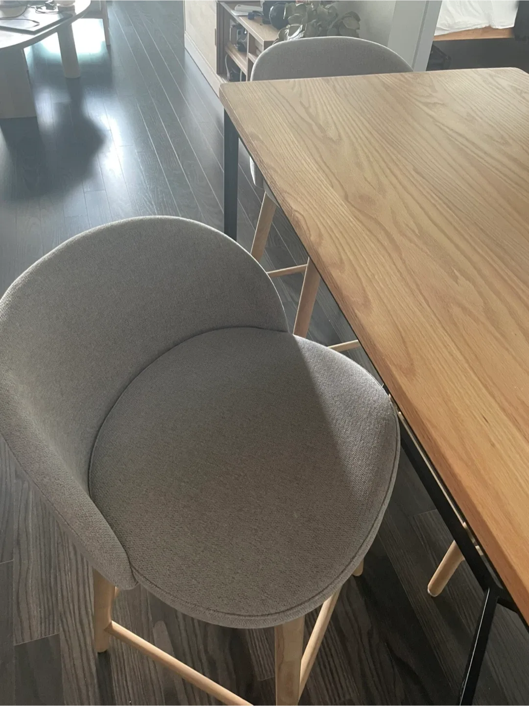 Pub Table Set with 4 Bar Stools! Great for Small Spaces! 🥕 image indicator(4)