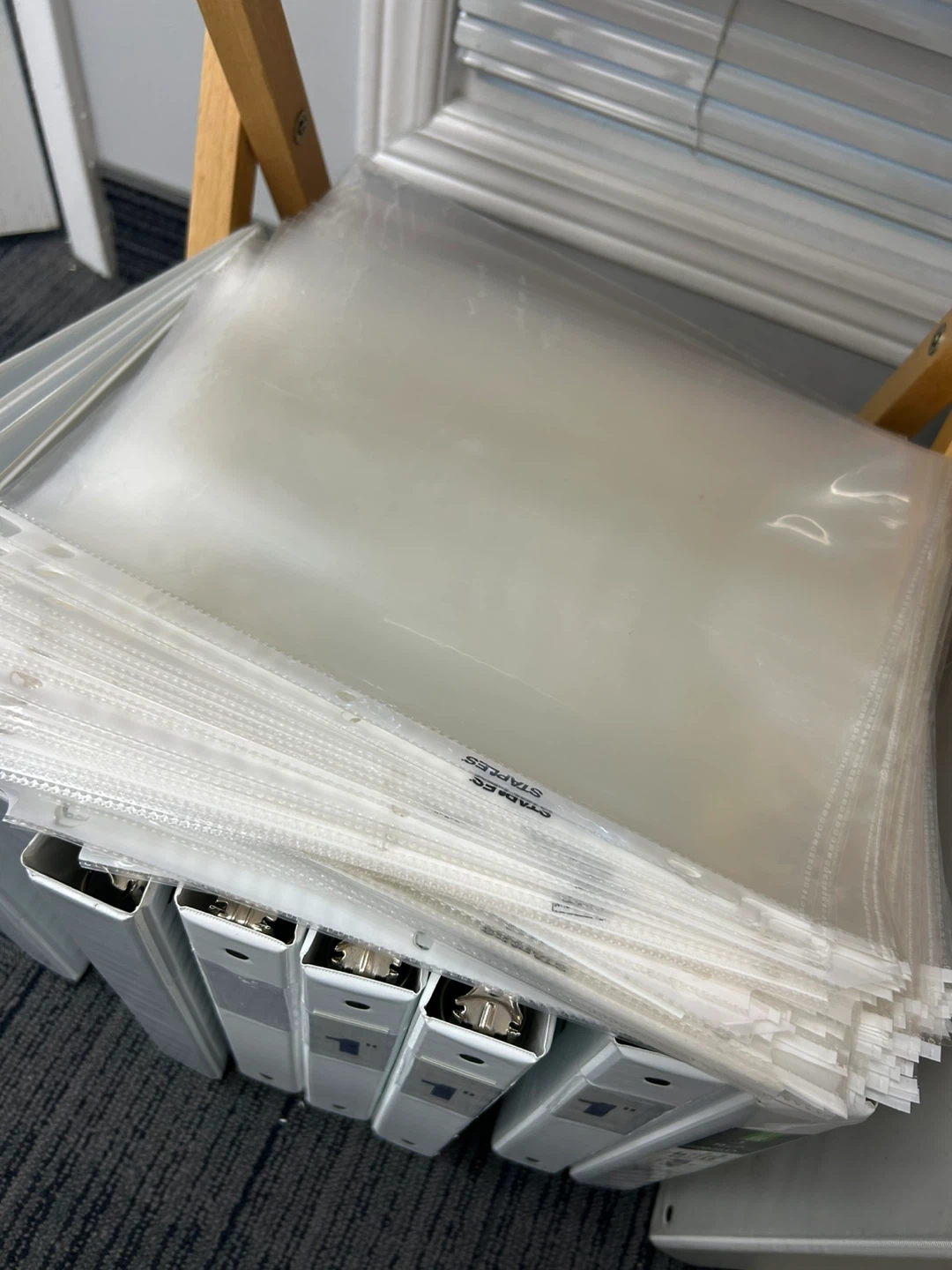 Staples 1" Red & White Binders + Sheet Protectors - photo 5