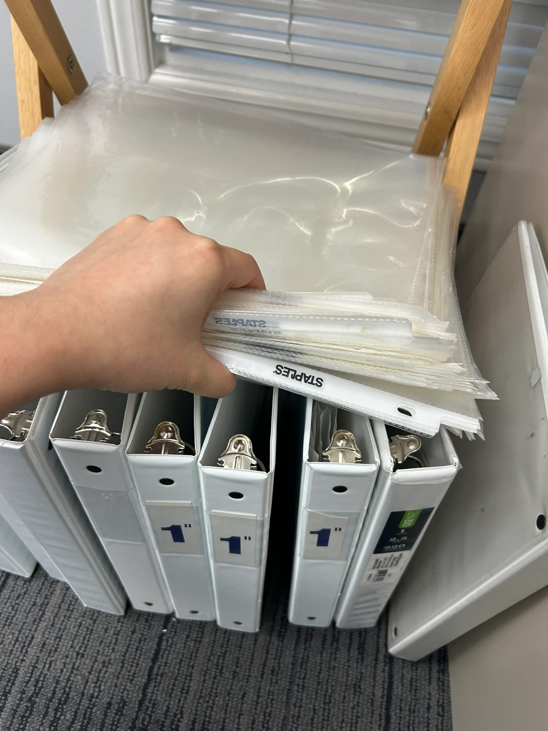 Staples 1" Red & White Binders + Sheet Protectors - photo 4