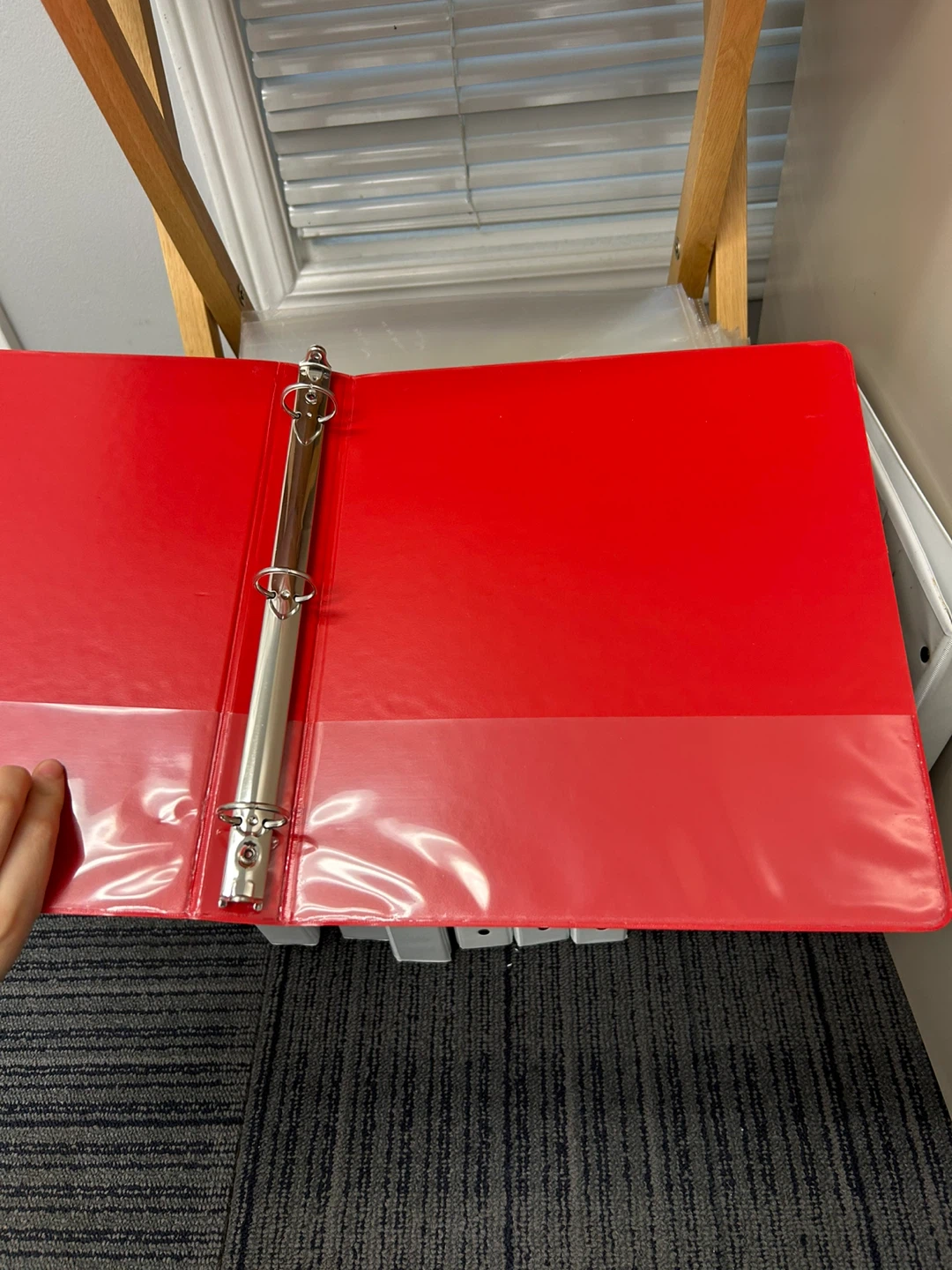 Staples 1" Red & White Binders + Sheet Protectors - photo 3