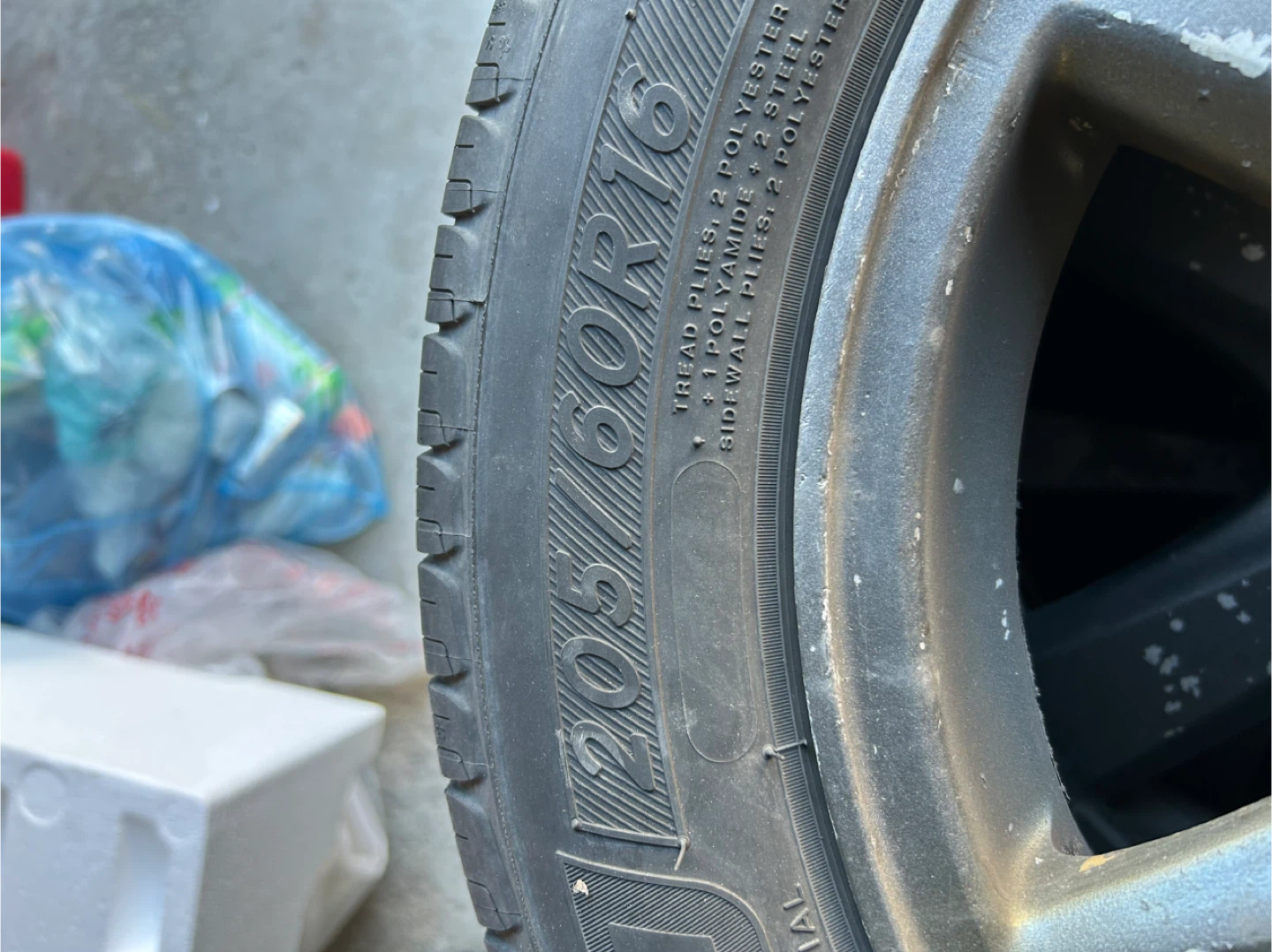 Michelin 205/60R16 Tires with rims- Set of 4 - photo 3