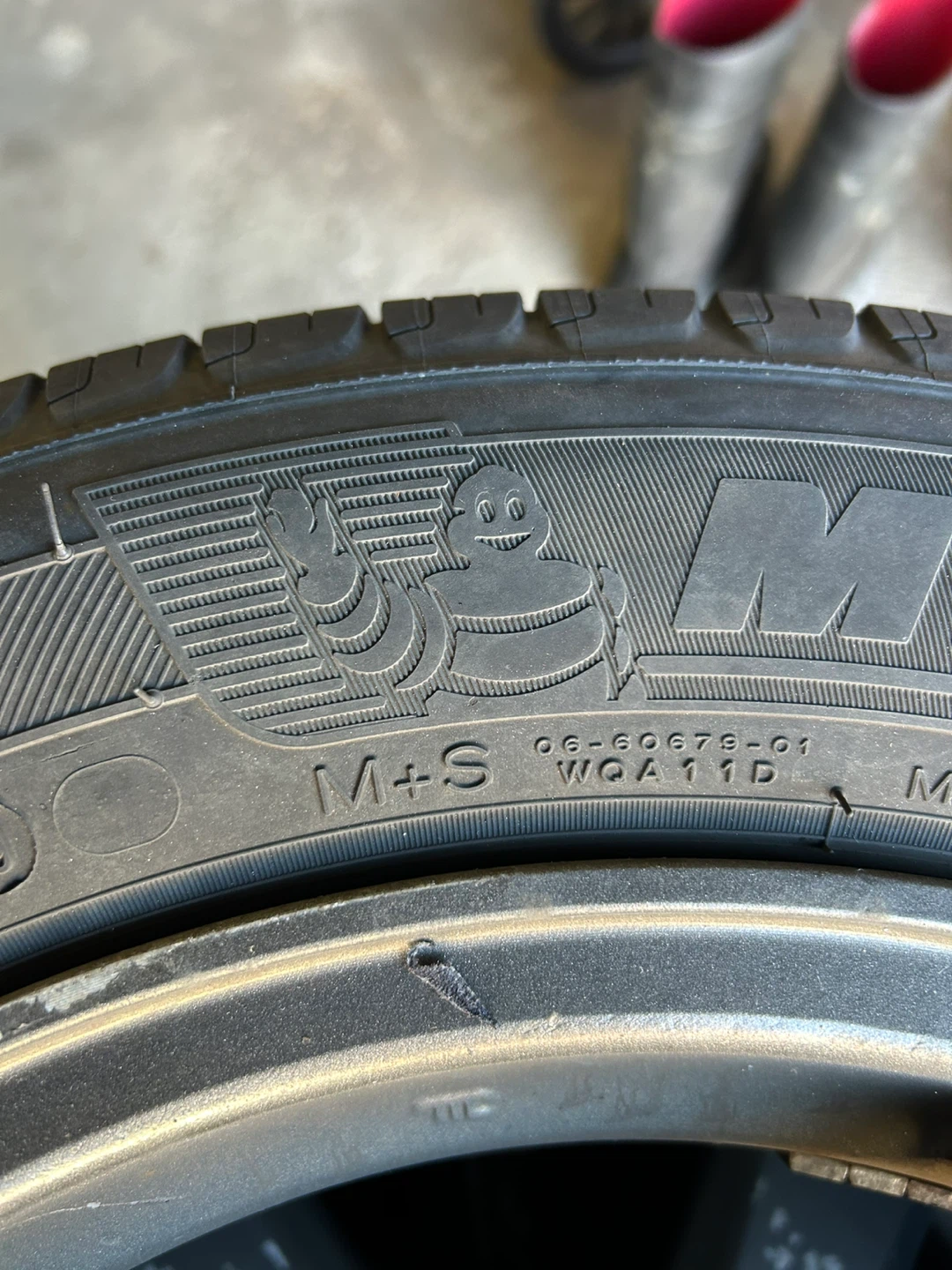 Michelin 205/60R16 Tires with rims- Set of 4 - photo 5