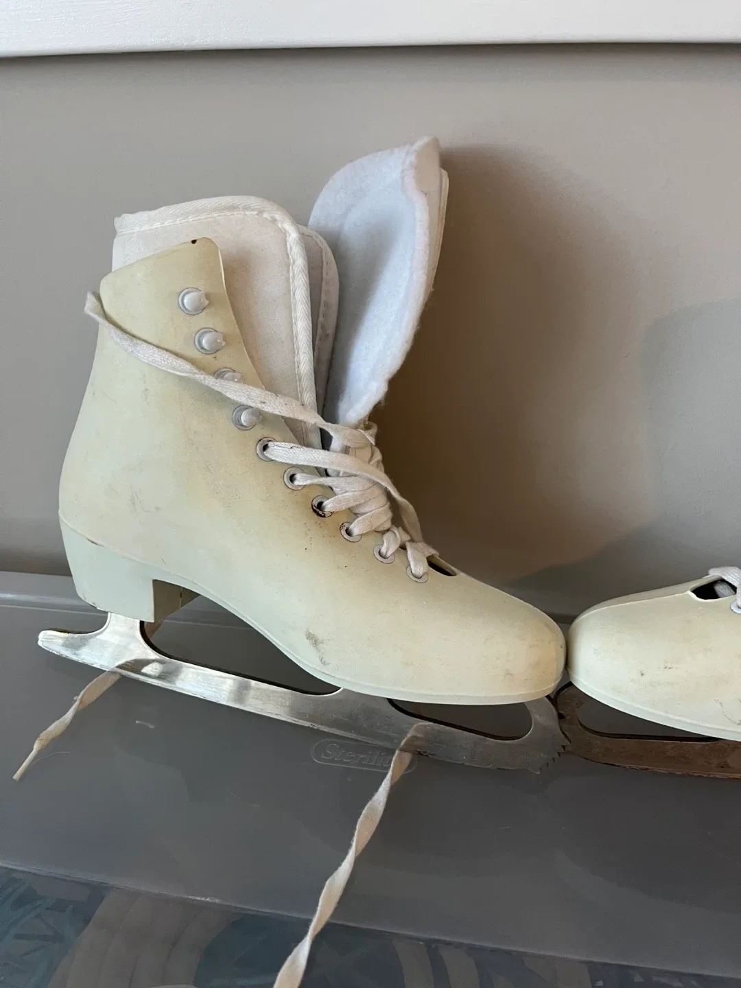 National Ice Skates - Made in Canada image indicator(3)