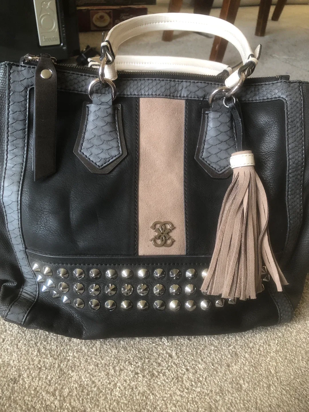 Guess Black Tote Bag image indicator(2)