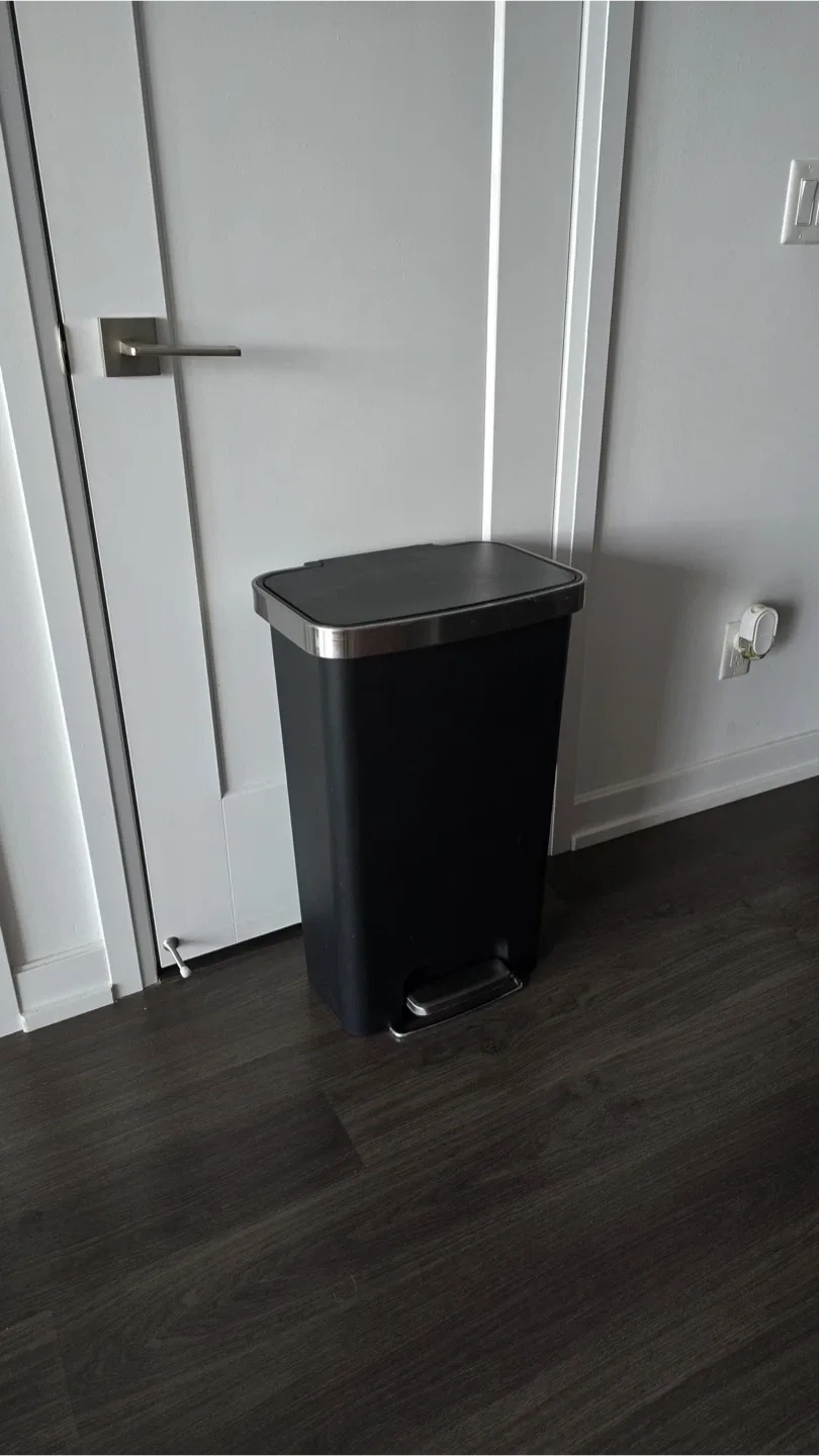 Step Garbage Bin - 45L image indicator(3)