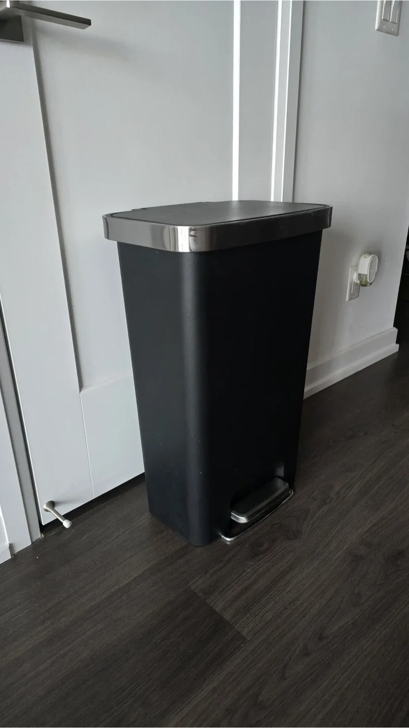 Step Garbage Bin - 45L image indicator(2)