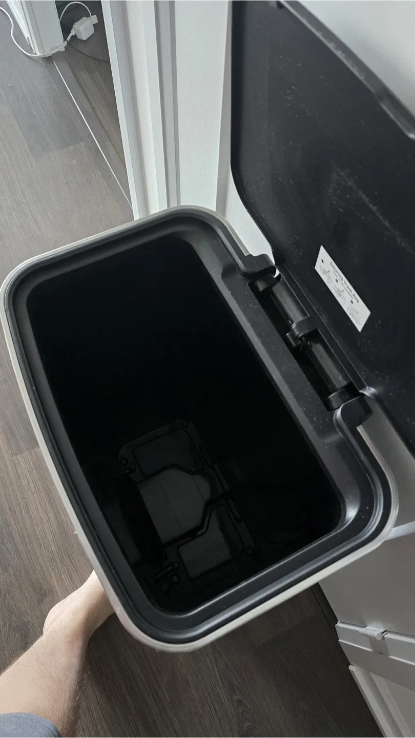 Step Garbage Bin - 45L image indicator(5)