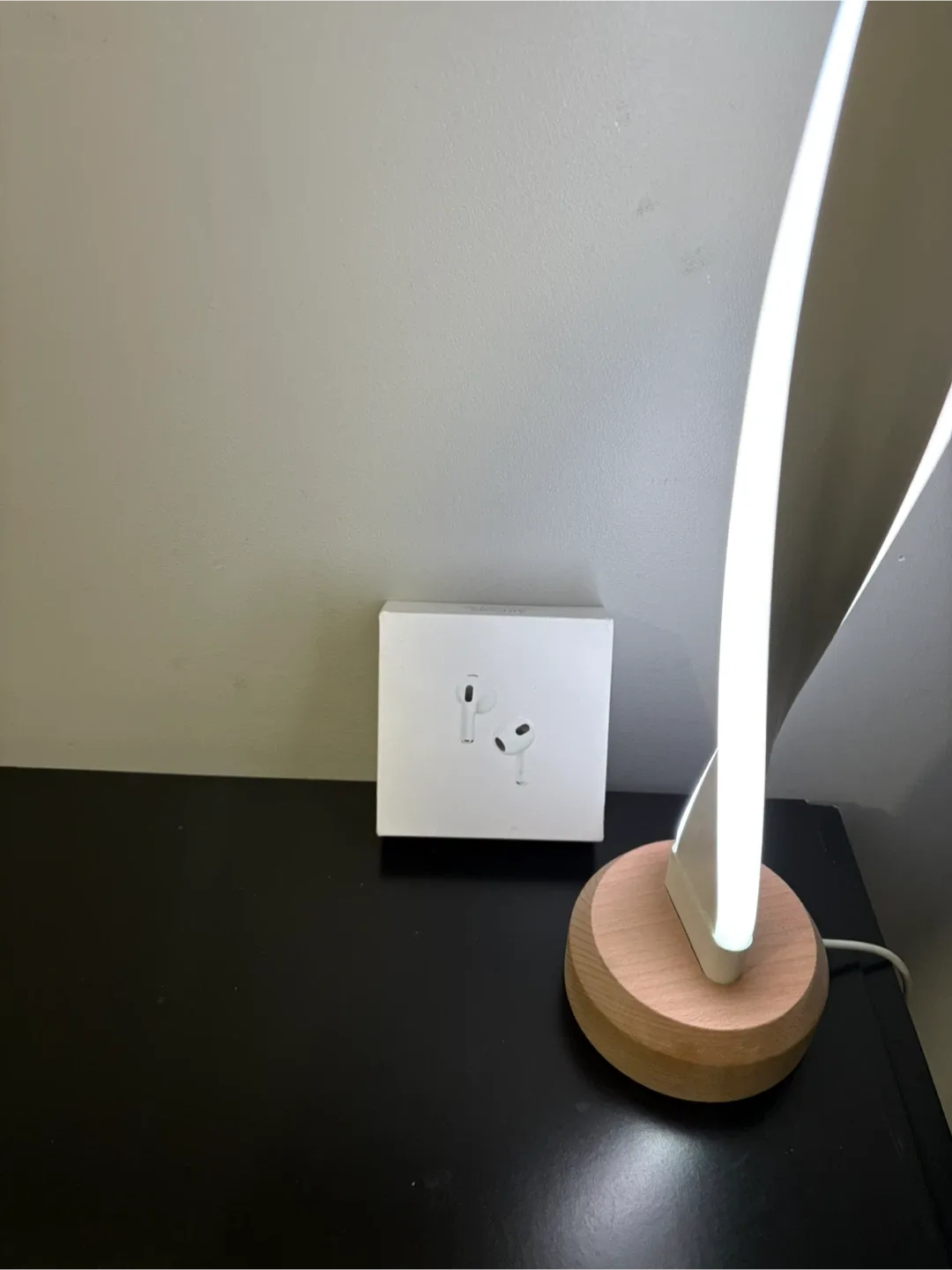 Apple AirPods Original  (3rd generation) - New! image indicator(2)