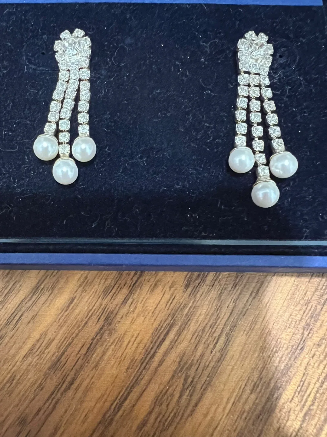 Costume jewelry Earrings with swarovski Box thumbnail