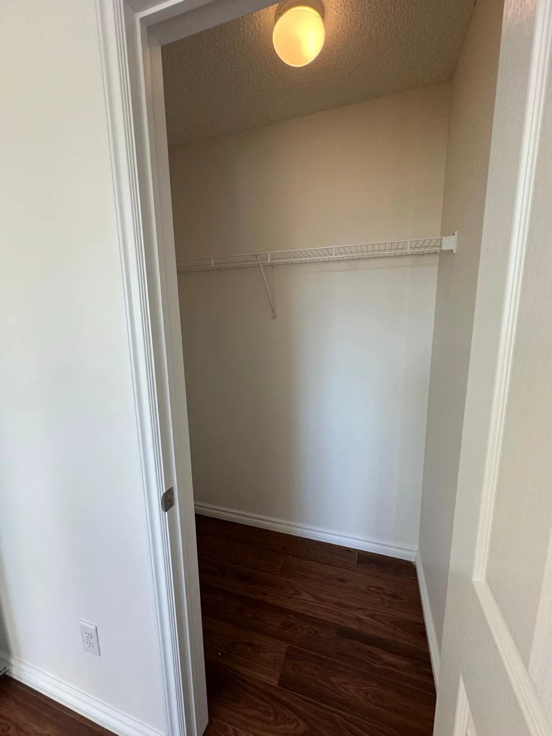 Room available for rent image indicator(2)