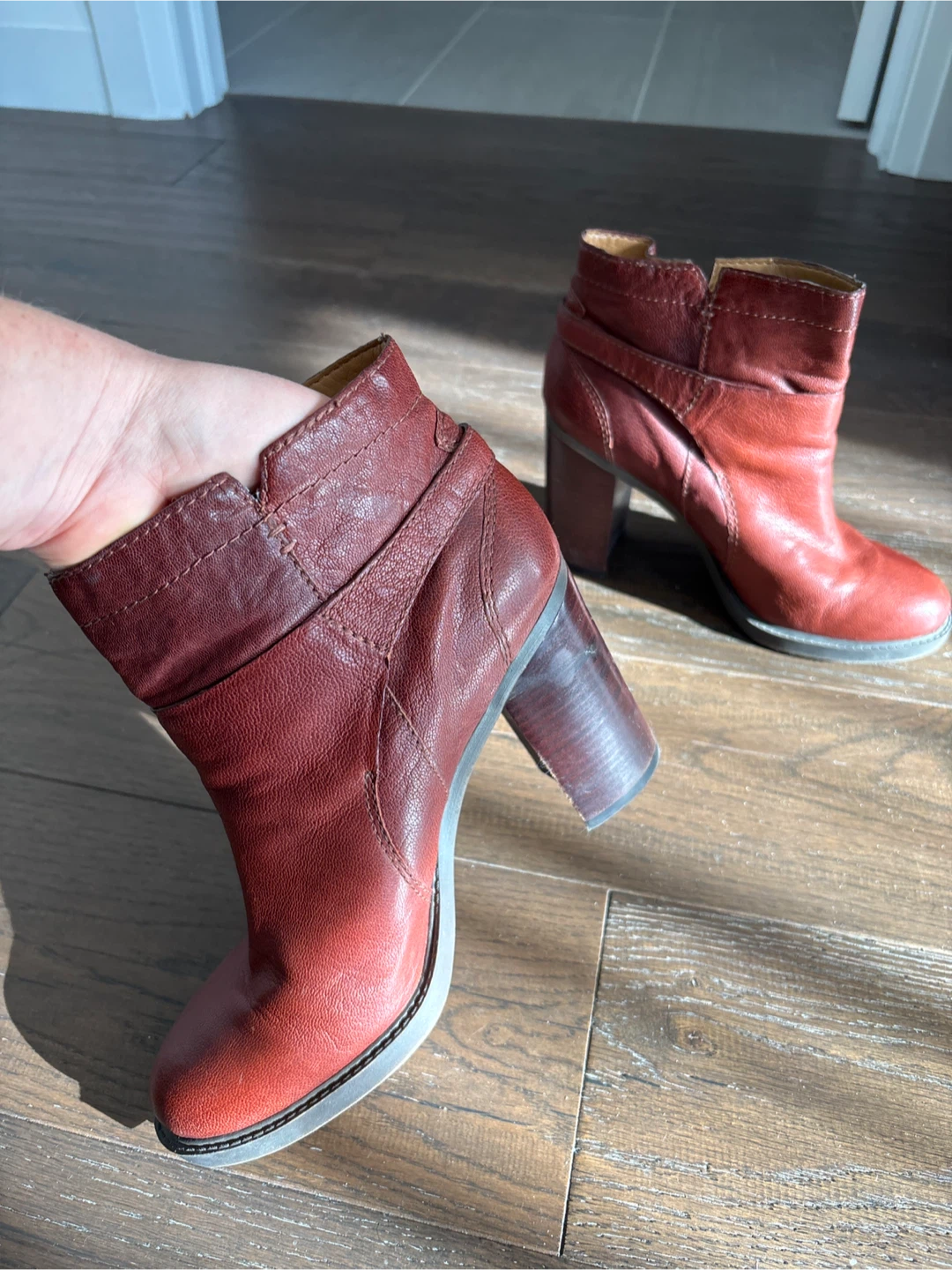 Vintage Foundry Leather Ankle Boots - Size 9M - photo 2