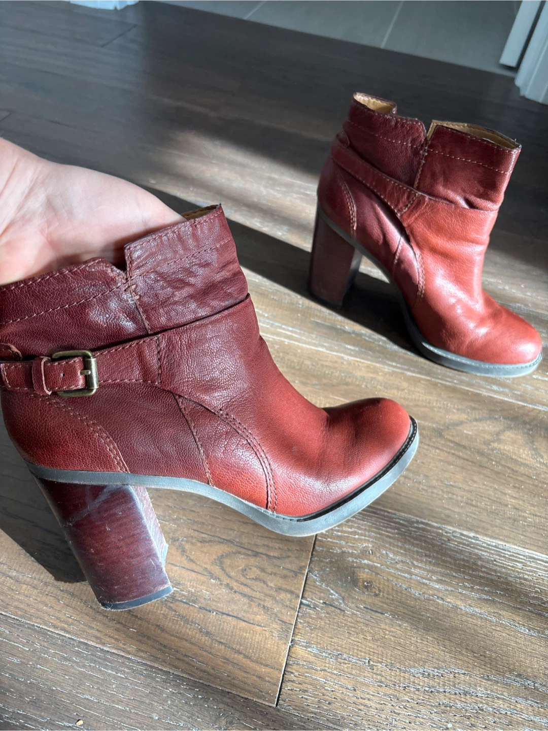 Vintage Foundry Leather Ankle Boots - Size 9M