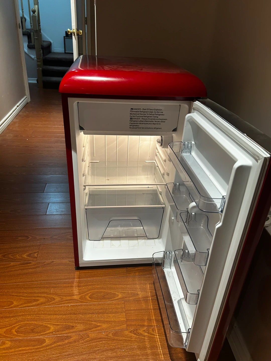 Galanz Retro Red Mini Fridge - photo 3