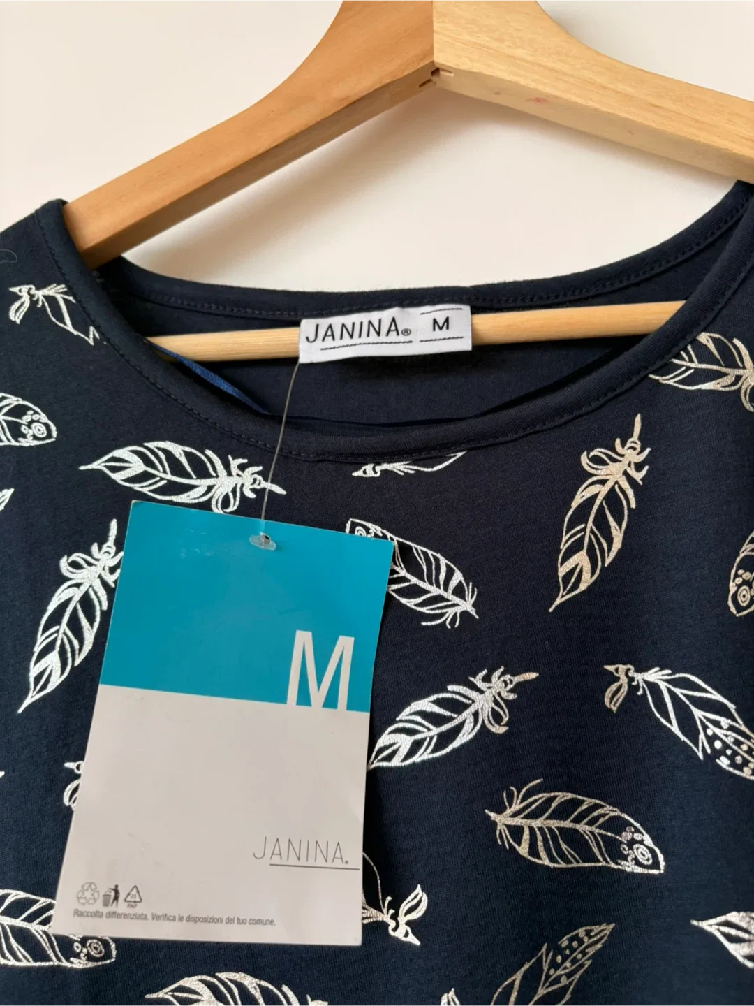 Brand new Top - Size M - New with Tags image indicator(4)