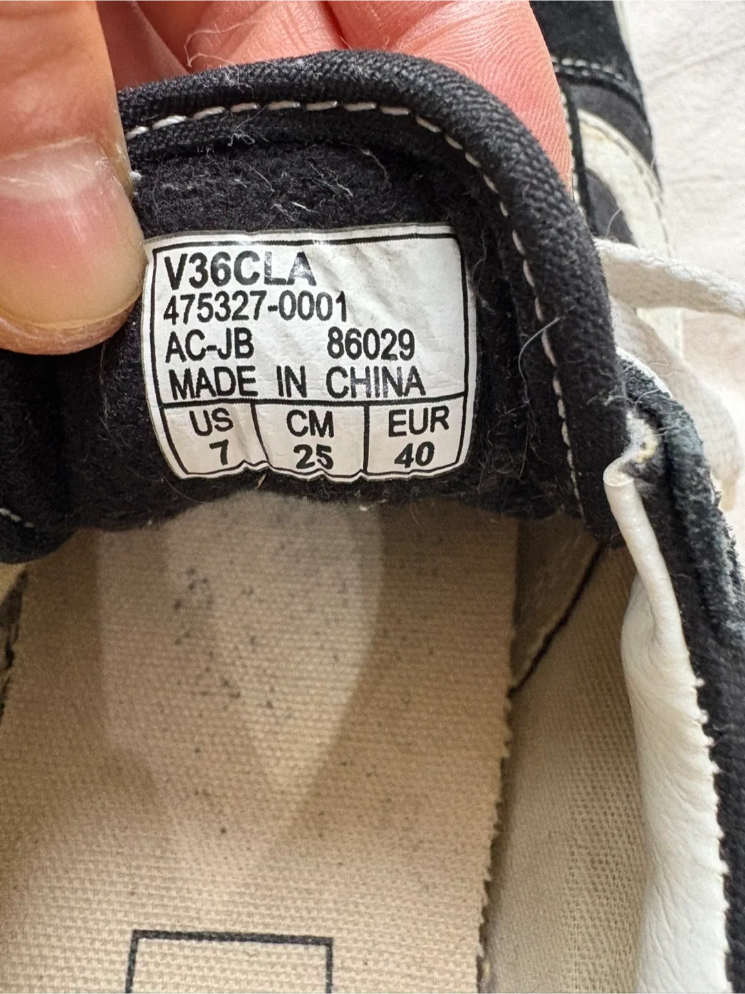 Vans Old Skool Black/White - US Size 7 image indicator(4)