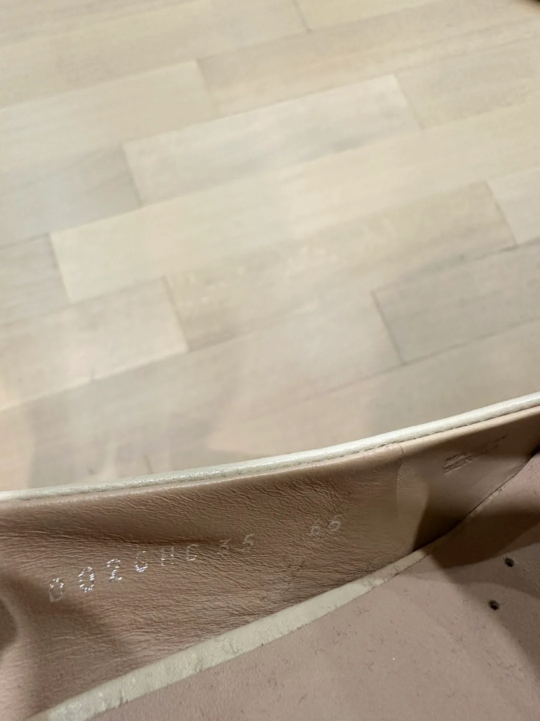 Geox Cream Leather Heels - Size 35 image indicator(4)