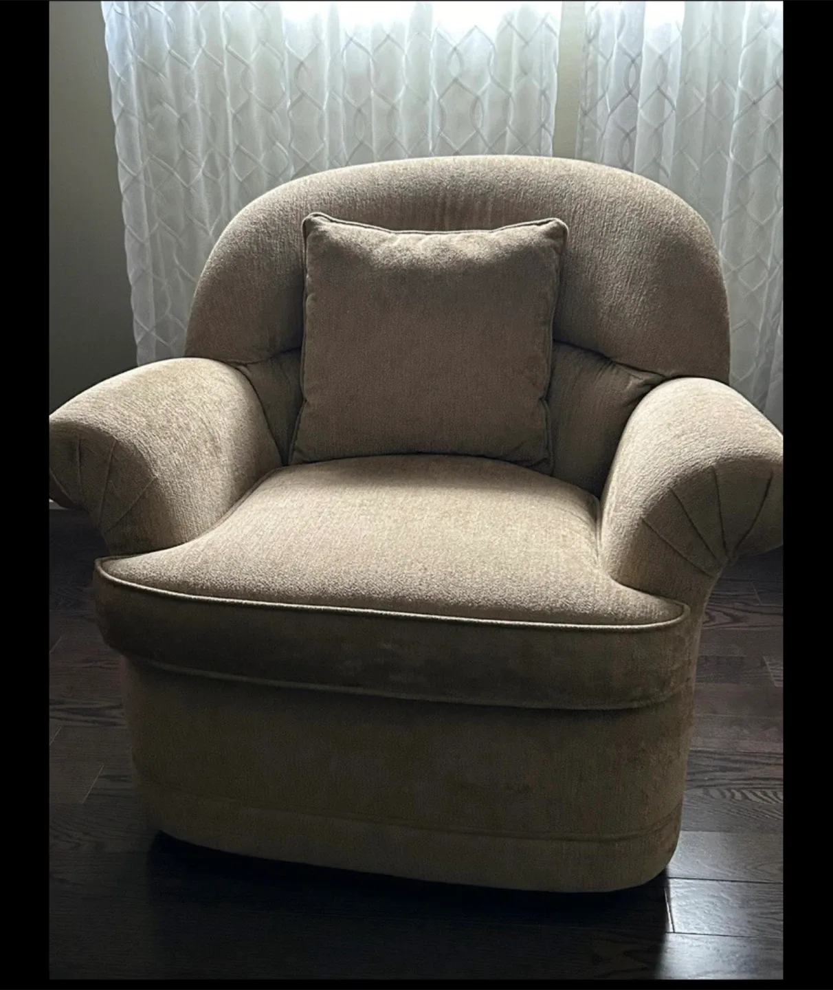 Comfortable Soft Beige Swivel Armchair Custom made thumbnail