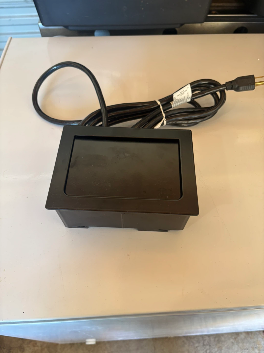 Metro Light & Power Power Strip - photo 2