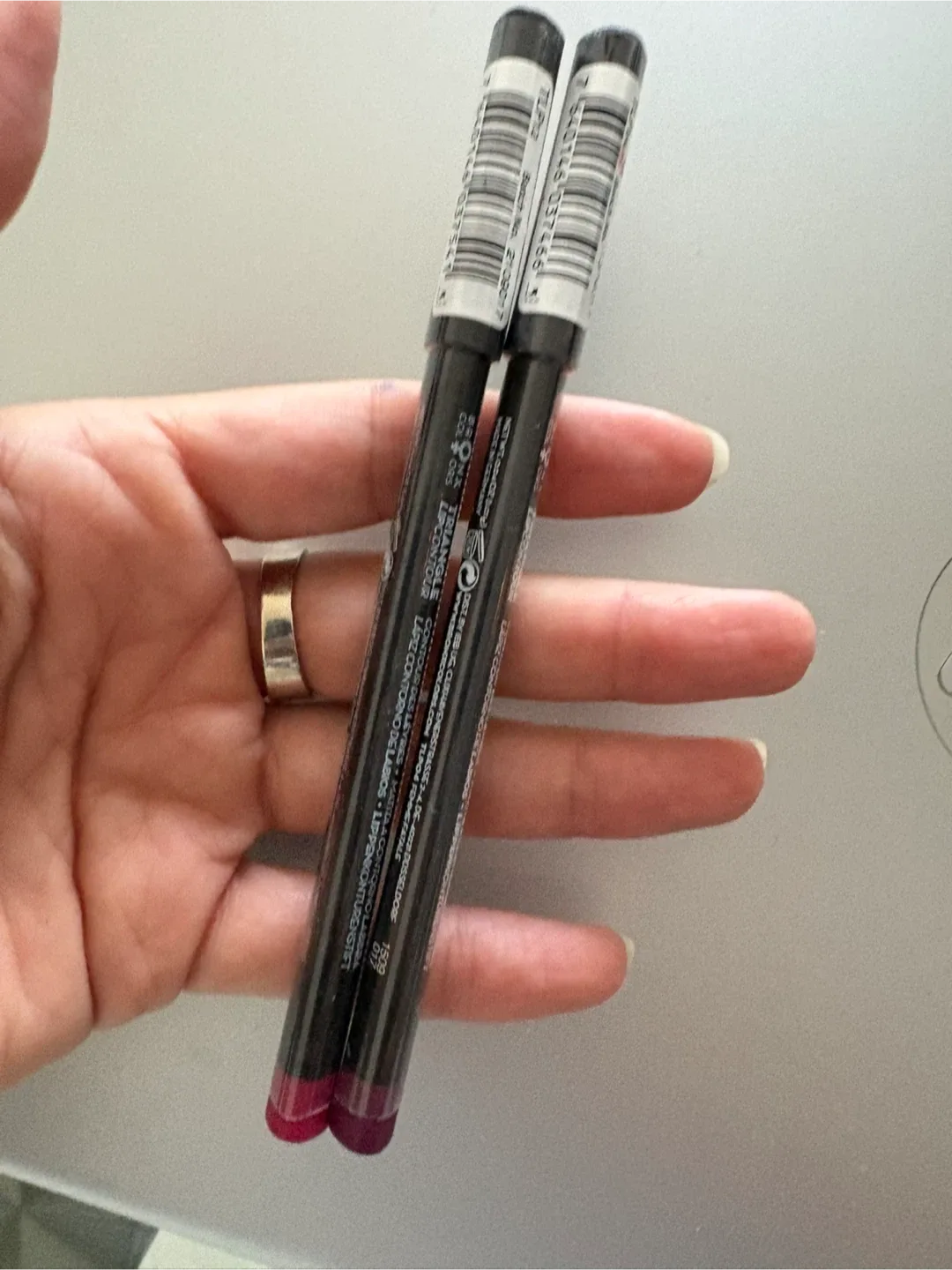 Brand new Triangle Lipliner Contour image indicator(2)