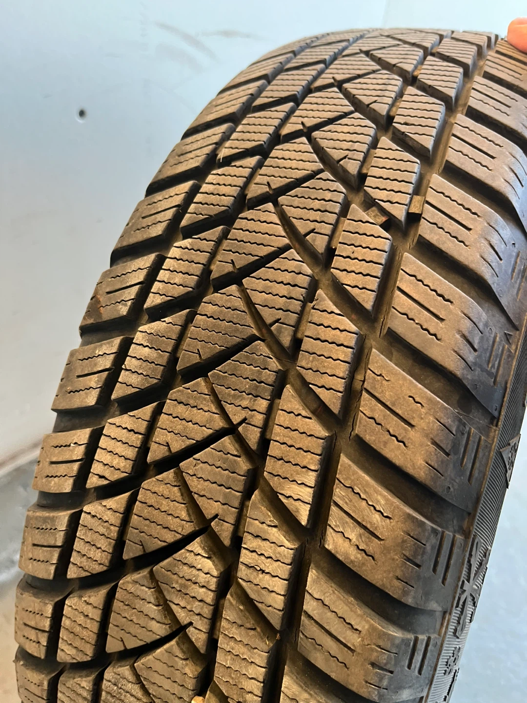 Winter 175 65 R15 Tires - Set of 4 on rims - photo 2