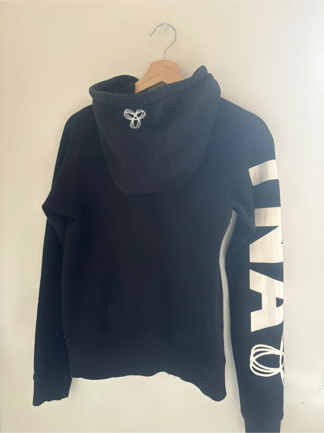 TNA Black Full-Zip Hoodie - Size Small image indicator(2)
