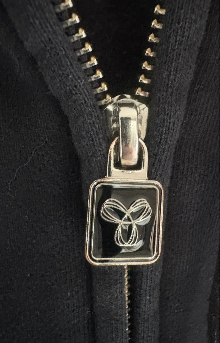 TNA Black Full-Zip Hoodie - Size Small image indicator(4)