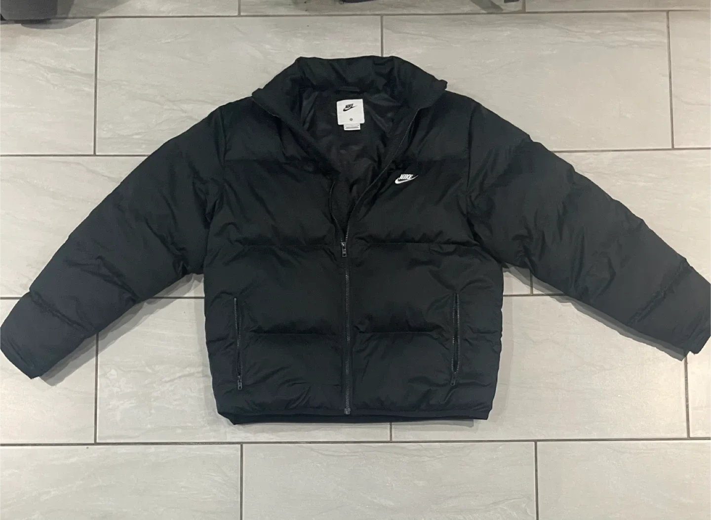 Nike Black Puffer Jacket, Size M image indicator(2)