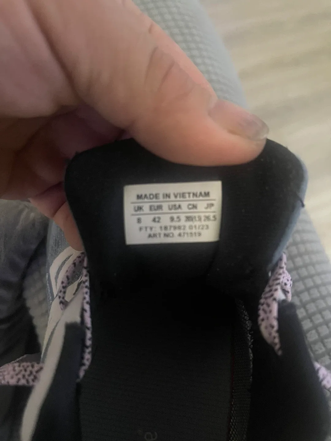 Salomon Women's Trail Running Shoes - Size 9.5 image indicator(5)