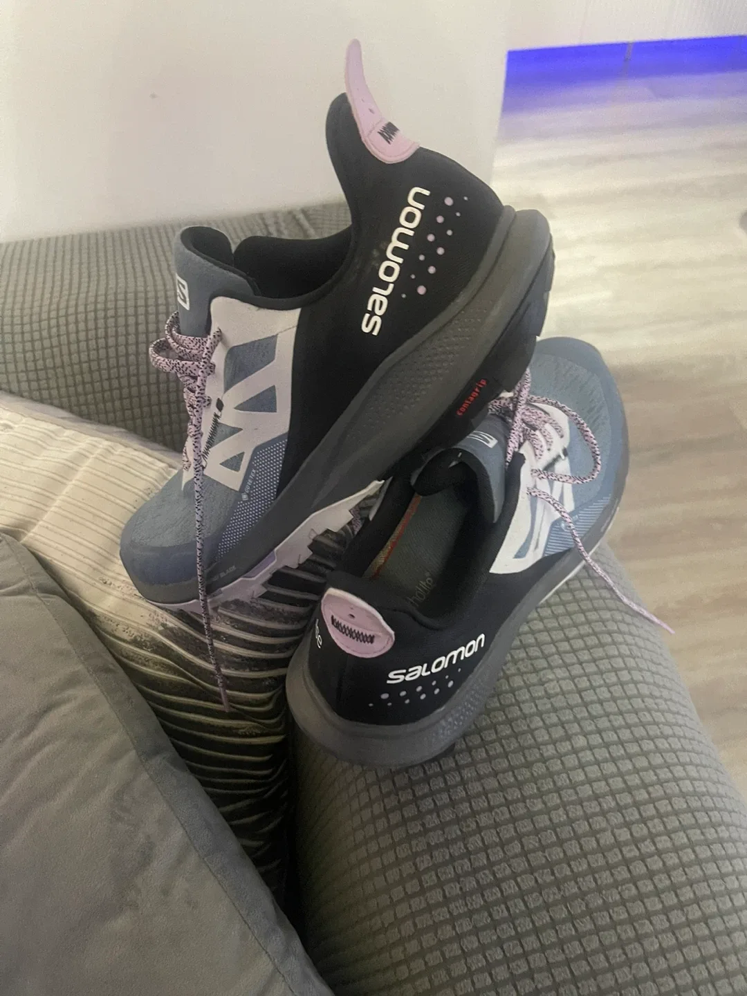 Salomon Women's Trail Running Shoes - Size 9.5 image indicator(4)