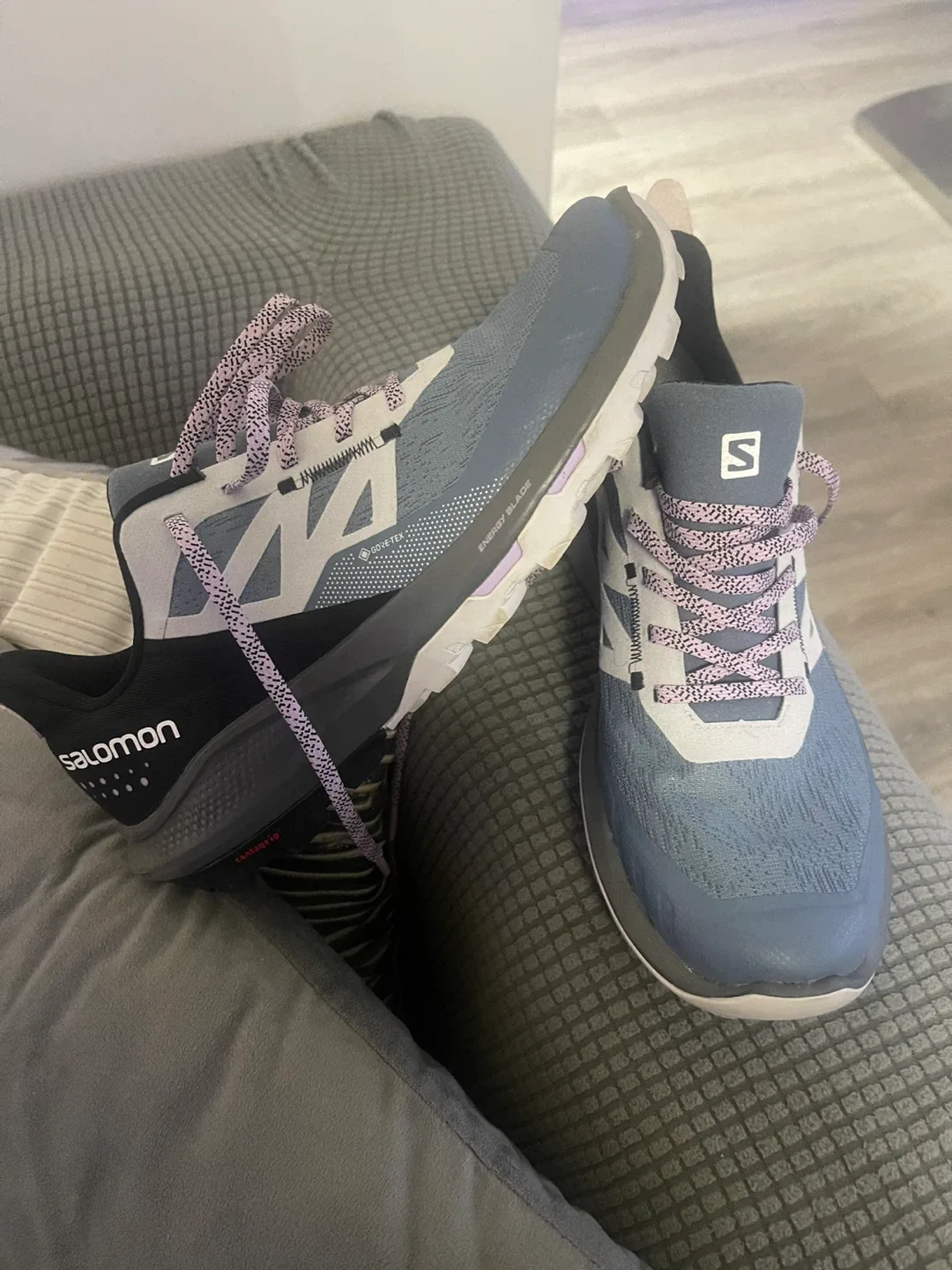 Salomon Women's Trail Running Shoes - Size 9.5 image indicator(2)