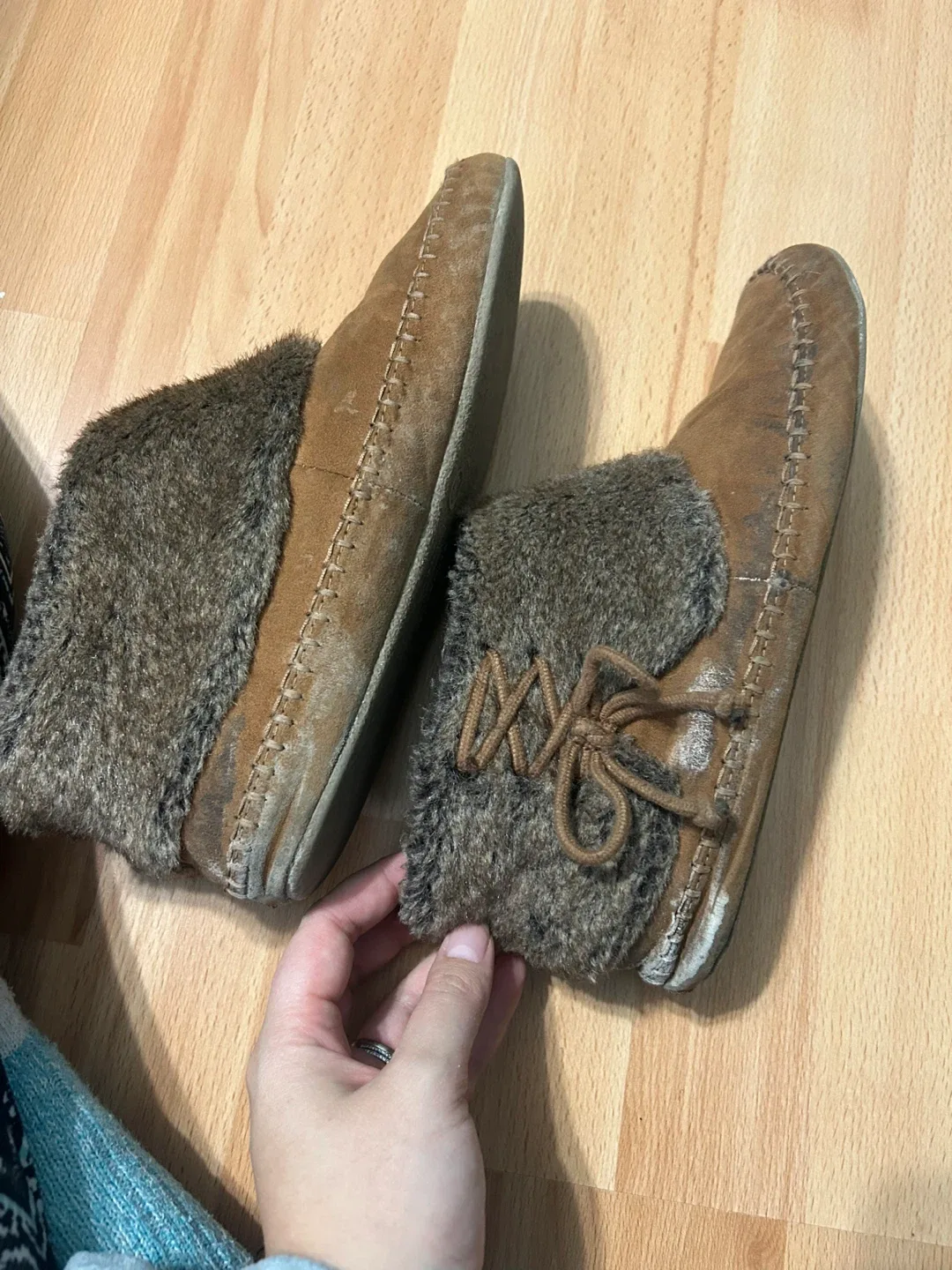 Airwalk Brown Fur Lined Moccasin boots - Size 9.5 image indicator(7)