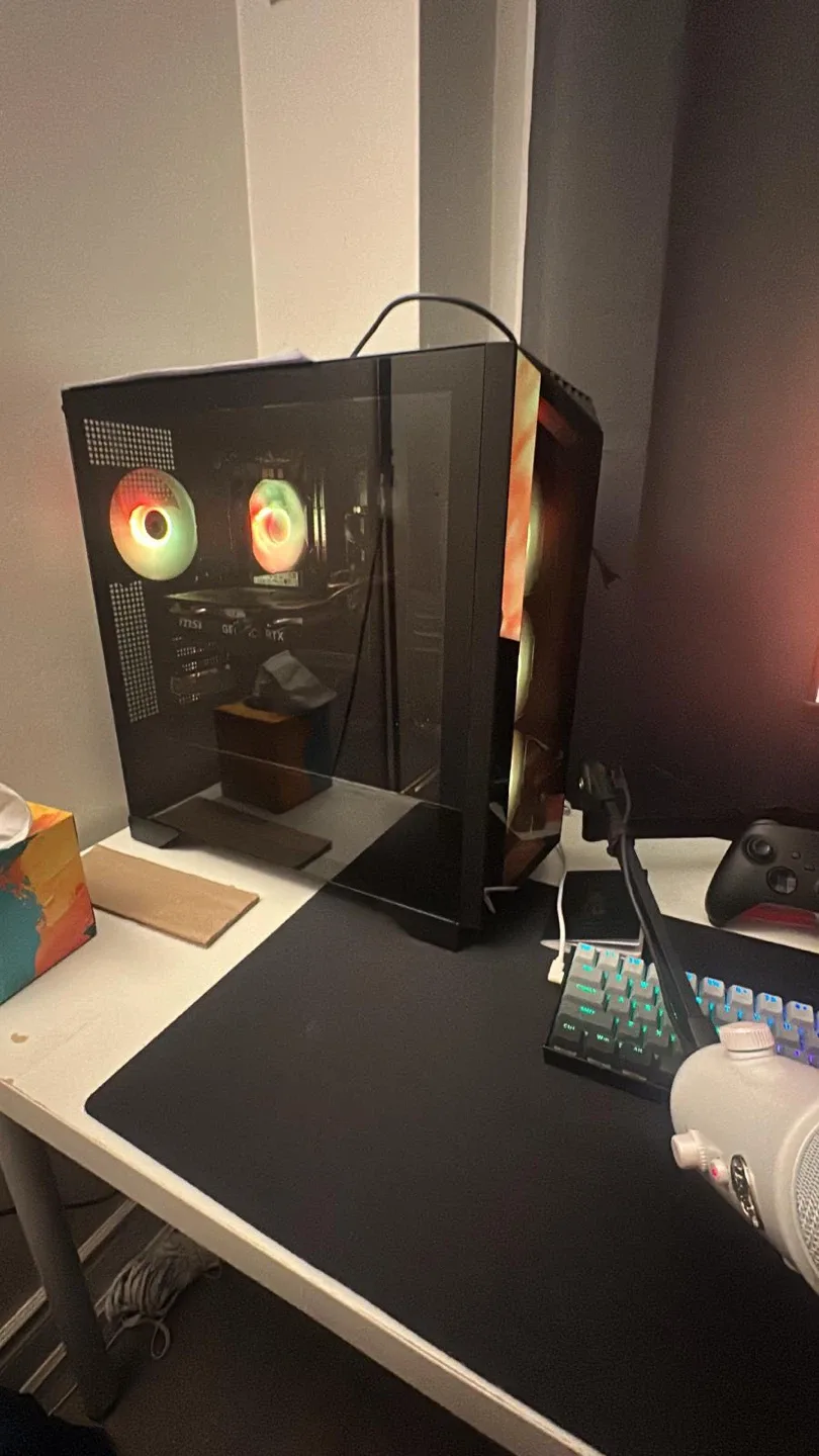 MSI Aegis R2 Gaming PC with Best Buy Full Protection image indicator(2)