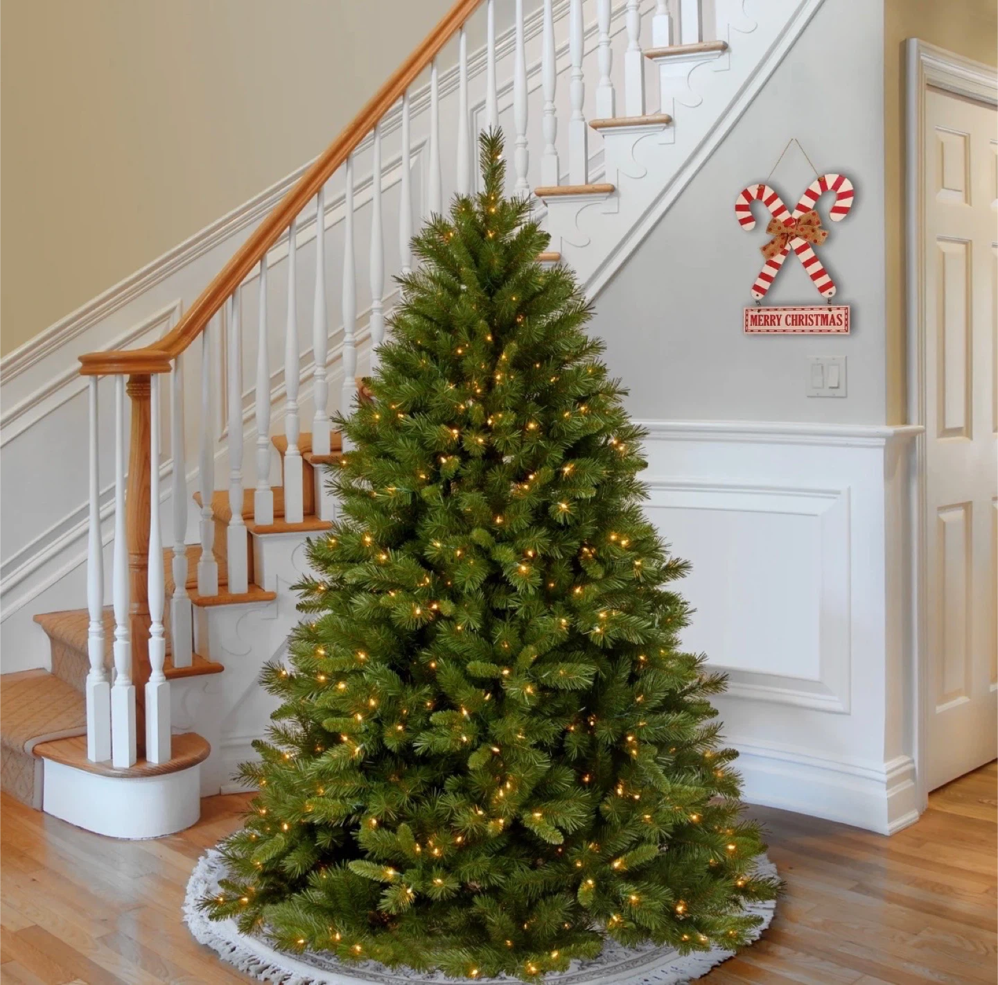 BRAND NEW National Tree Company 6ft Pre-Lit Winchester Pine Tree - photo 2