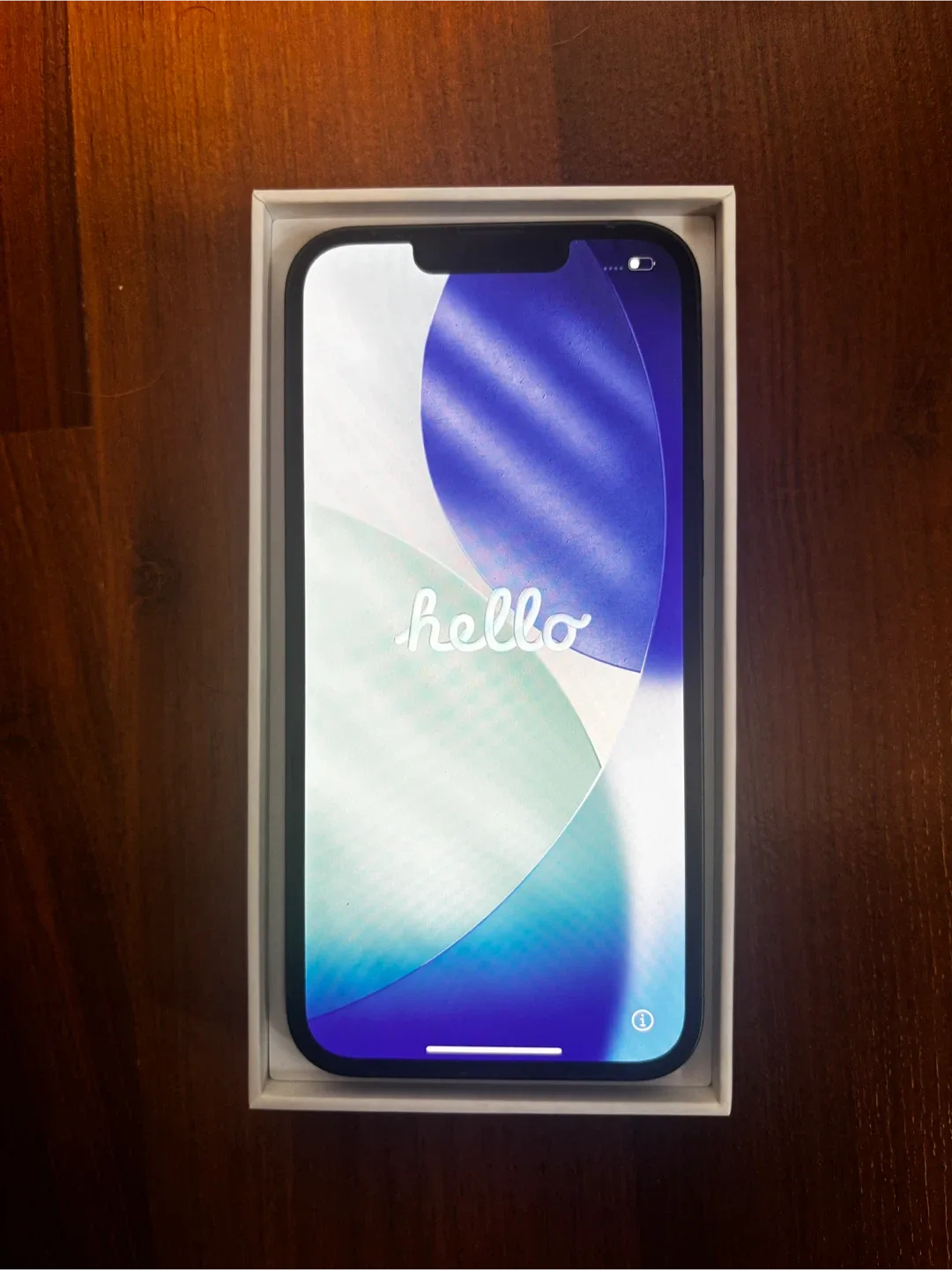 Apple iPhone 13, Green, 128GB - Excellent Condition! image indicator(2)