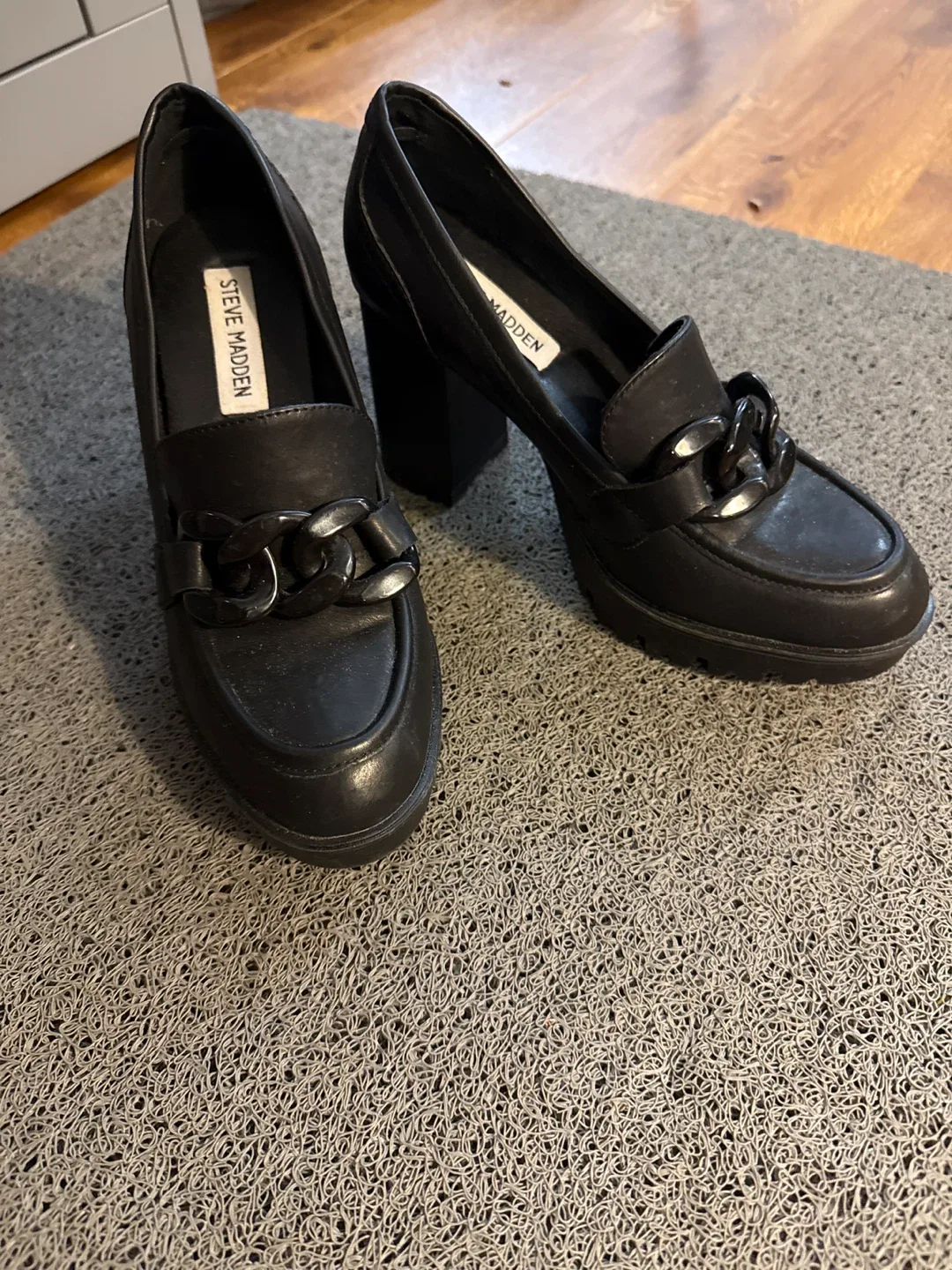 Steve Madden Black Heeled Loafers - Size 8 thumbnail