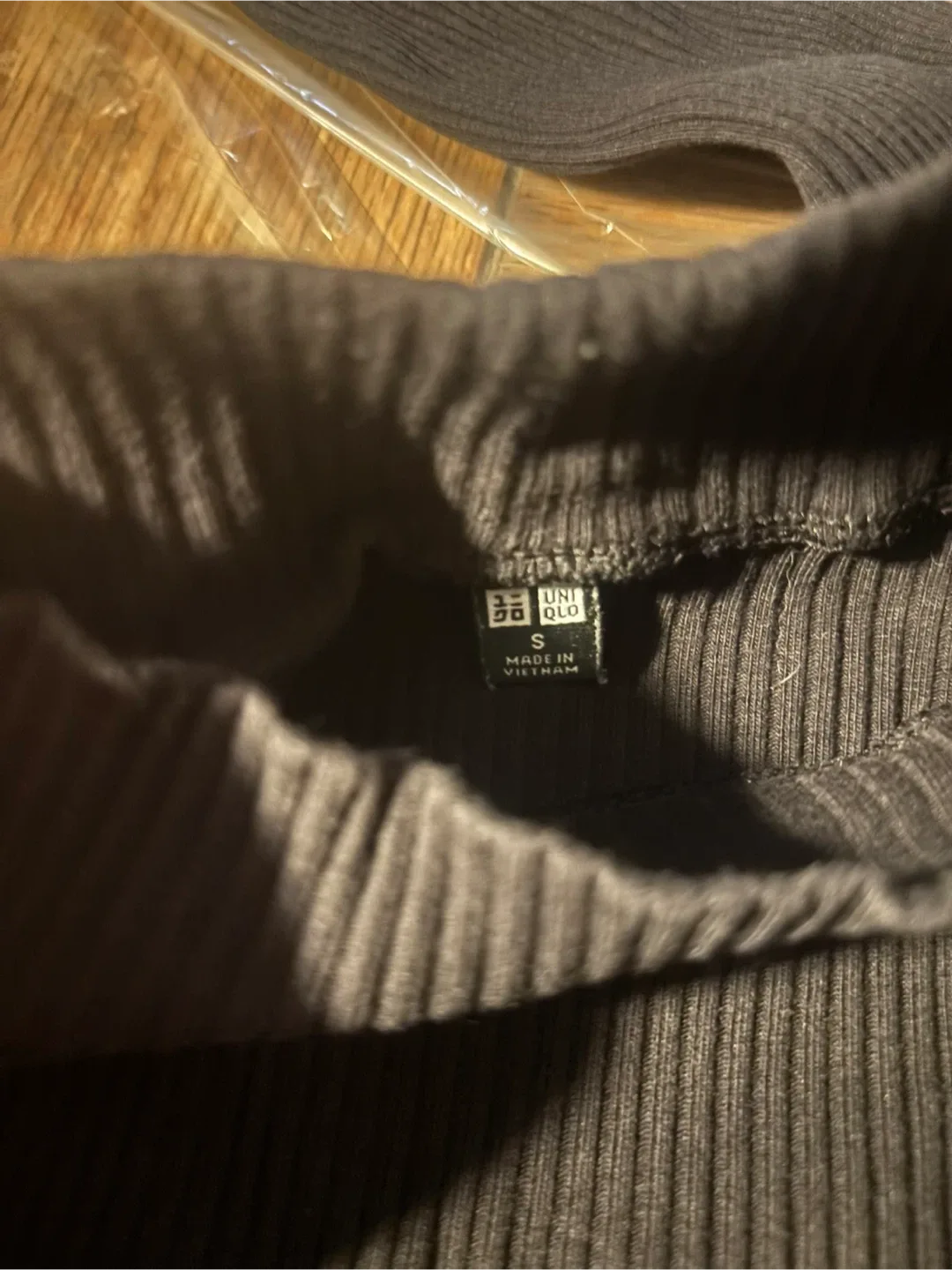 Uniqlo Black Ribbed Long Sleeve - Size S image indicator(2)