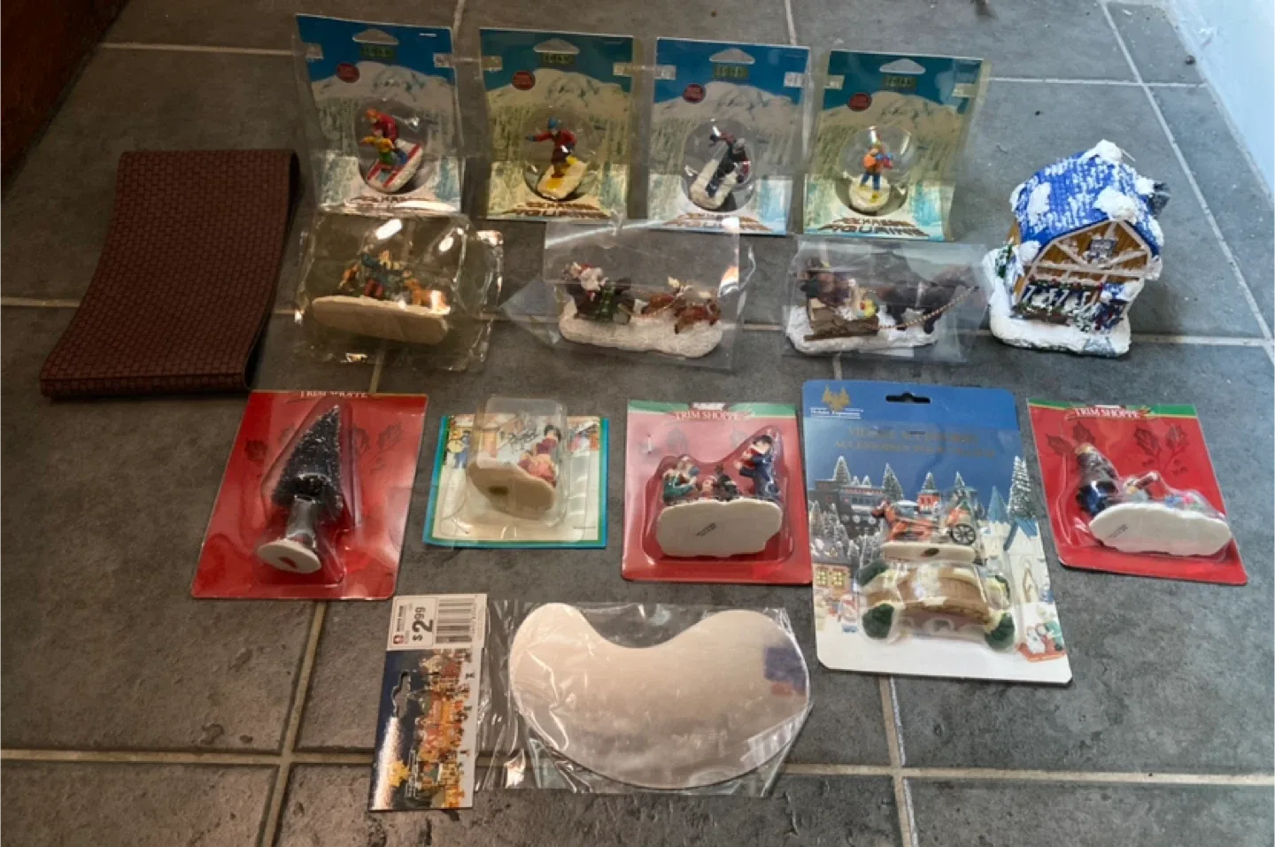 Lemax & Trim Shoppe Christmas Village Accessories thumbnail