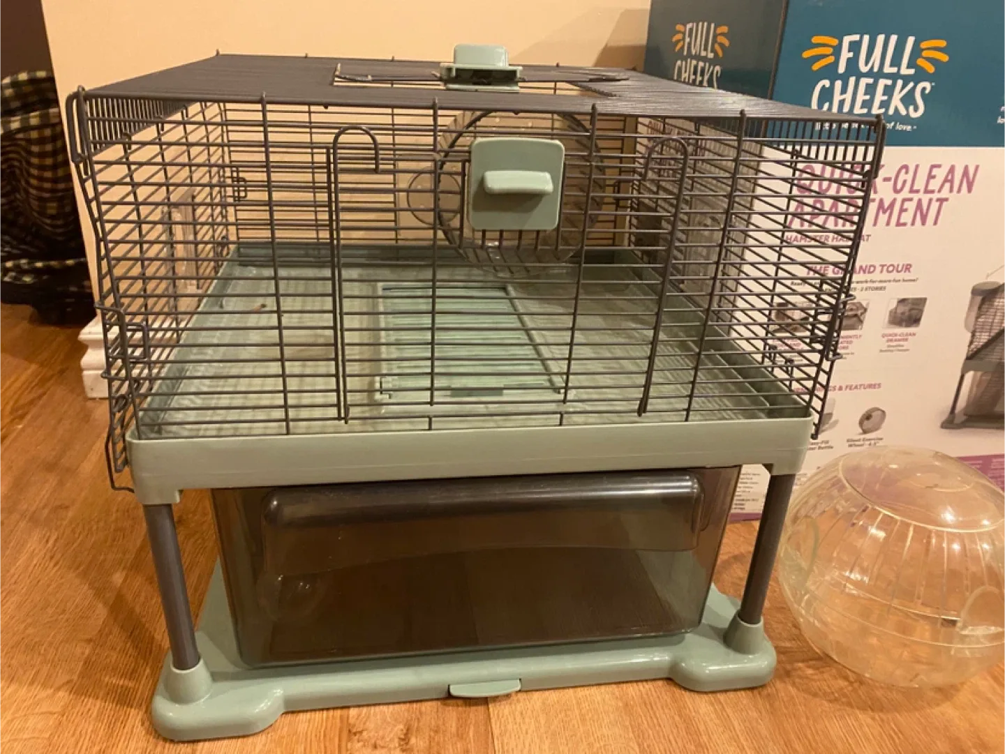 Full Cheeks Quick-Clean Hamster Habitat image indicator(2)