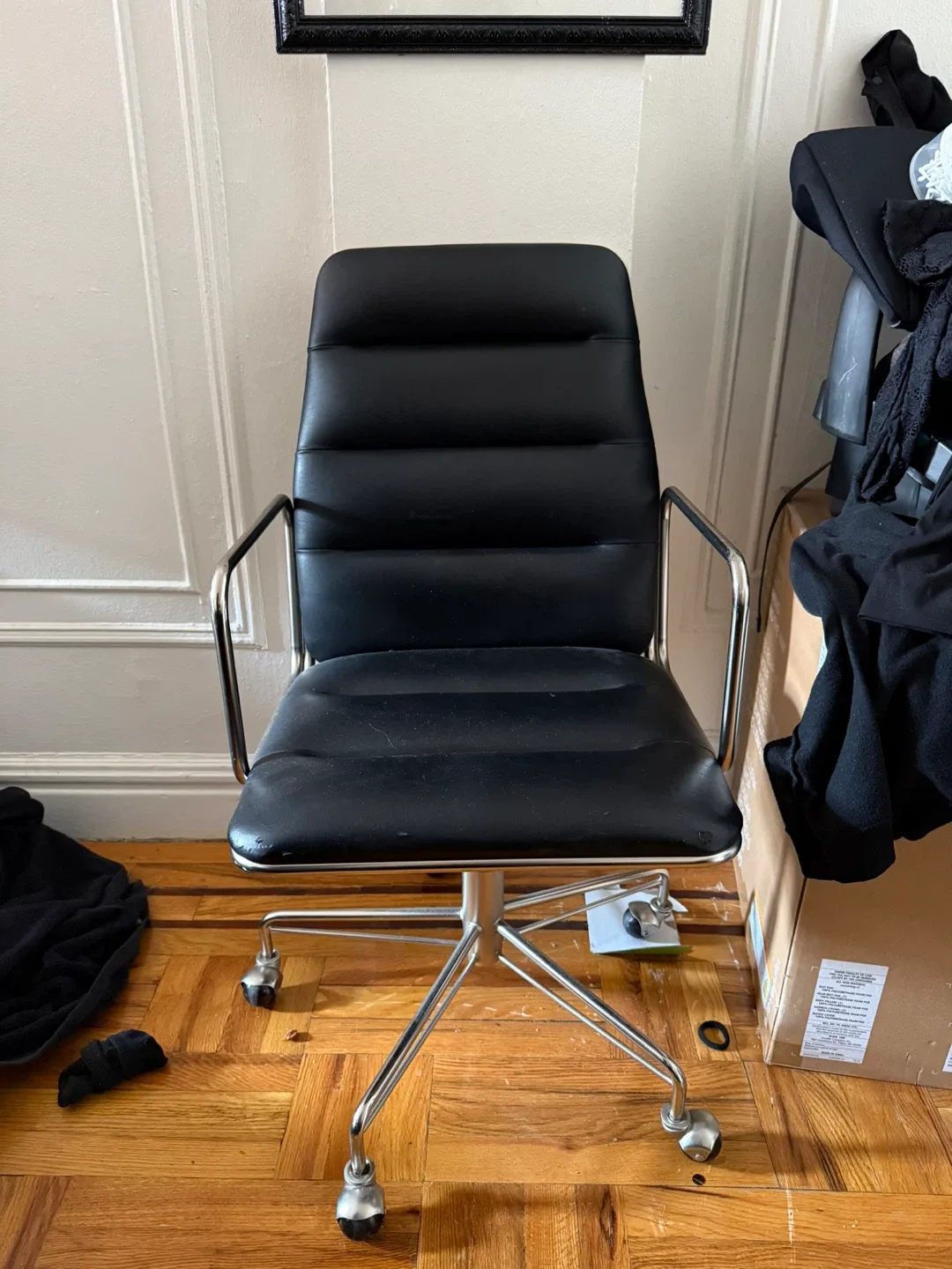 Eames Style Black Leather Office Chair image indicator(2)