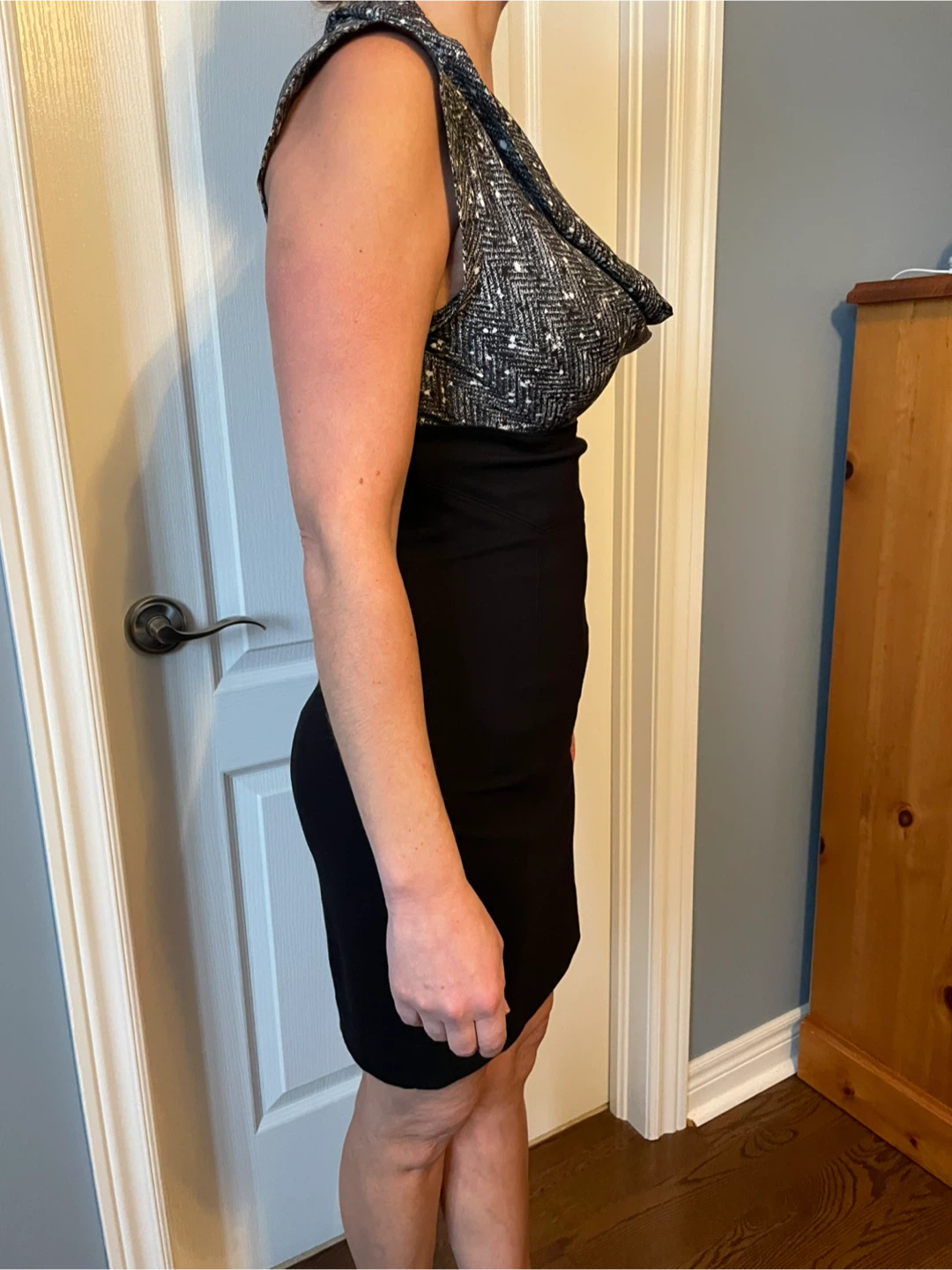 Guess Dress - Size 5 - Black & White - photo 3
