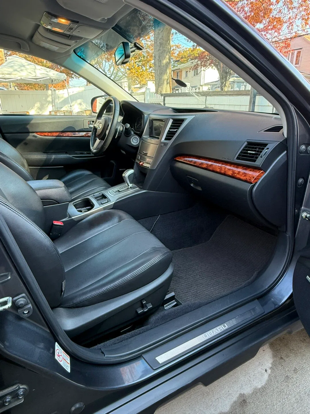 2010 Subaru Outback LTD AWD 3.6L image indicator(8)