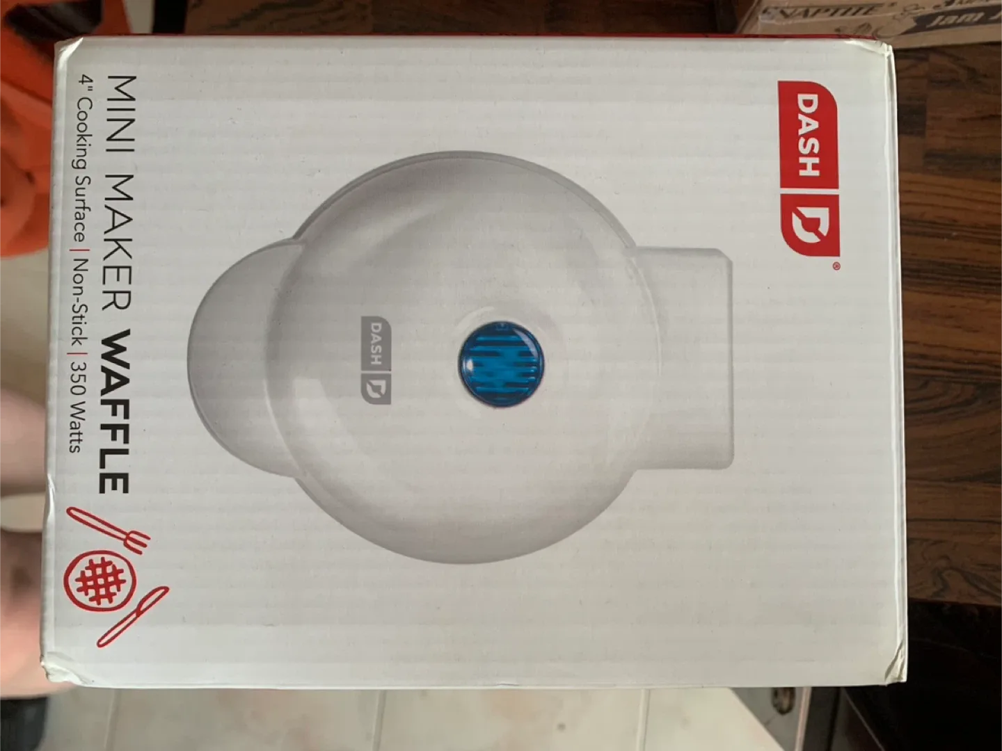 Dash Mini Maker Waffle - 4" Cooking Surface