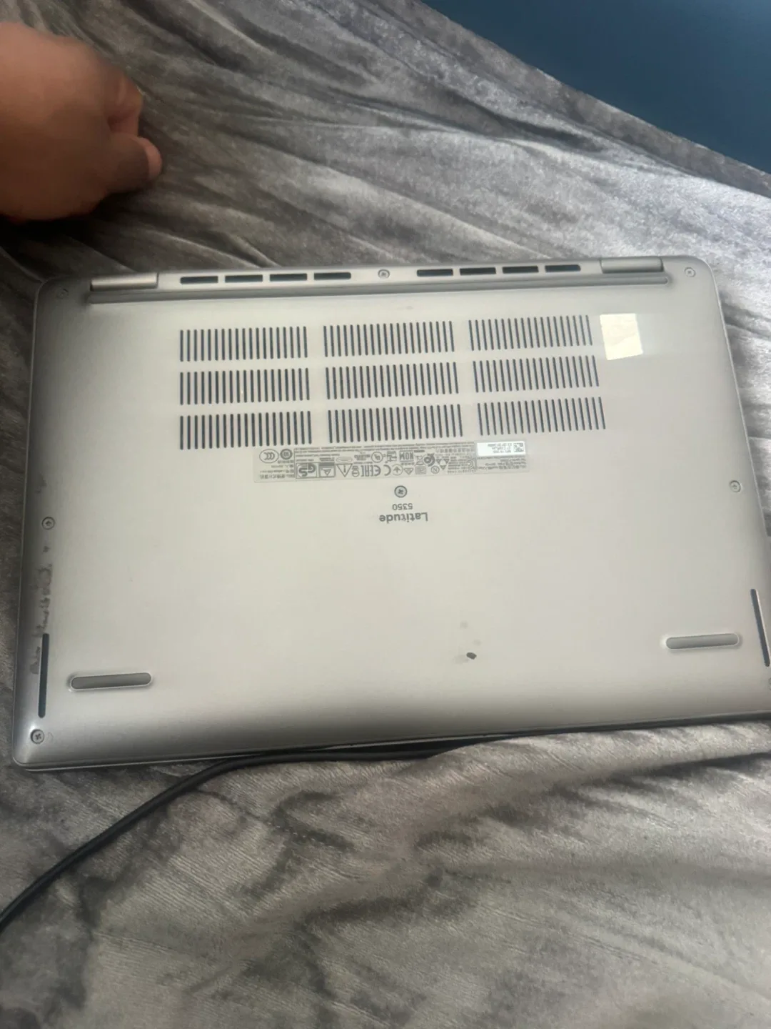 Dell Latitude 5330 Laptop image indicator(3)